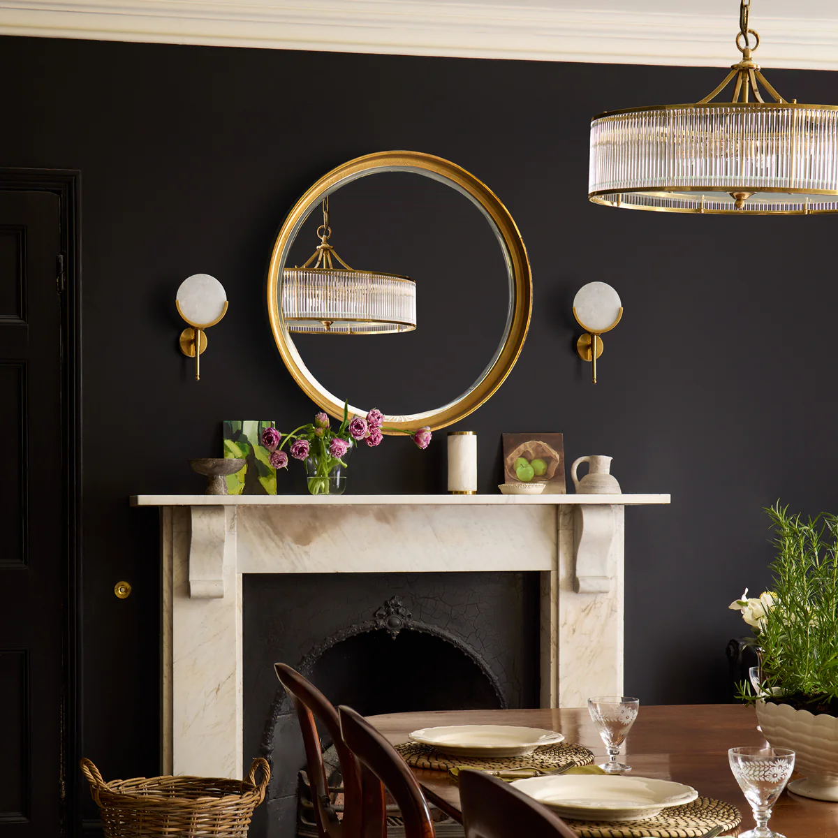 Regular Feathers mirror in antiqued gold - Image 8