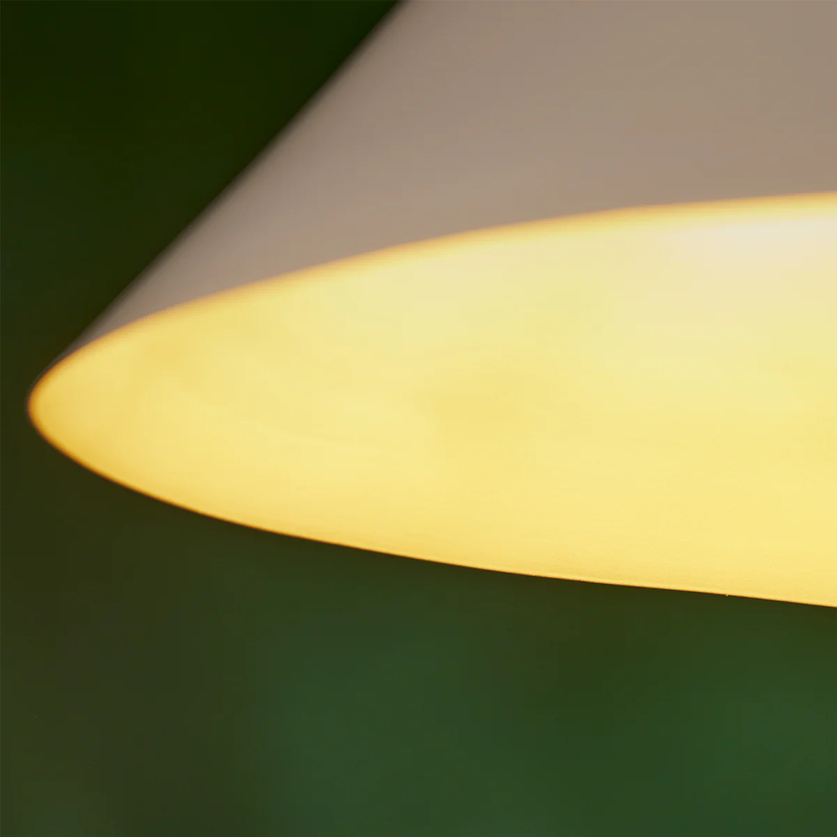 Fitz pendant in off white and brass - Image 6