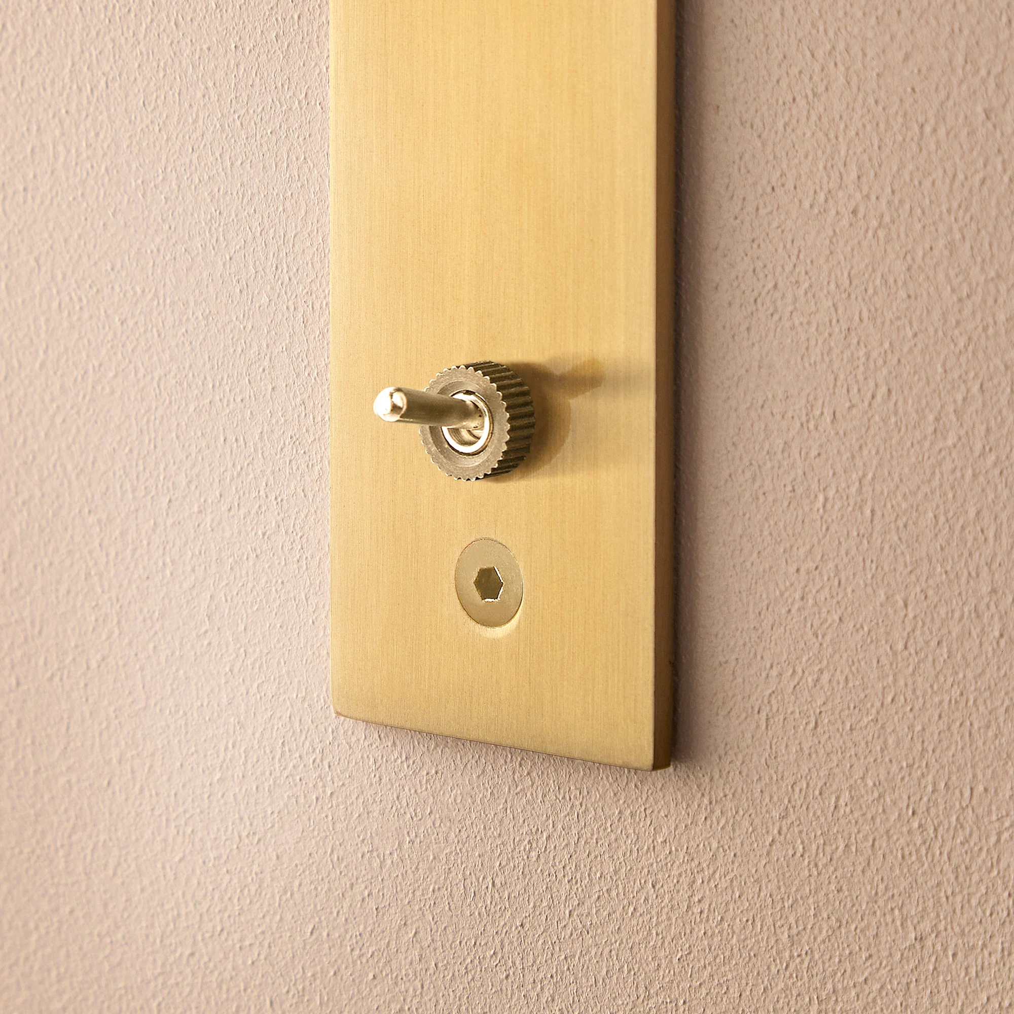 Flex wall light in antique brass finish - Image 3