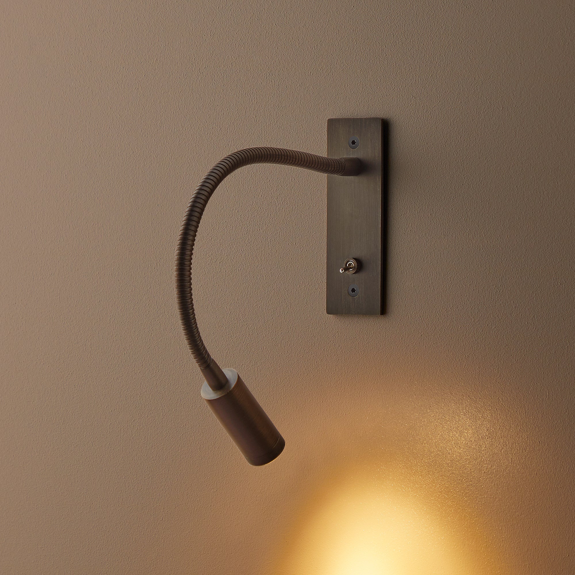 Flex wall light in bronze finish - Image 2