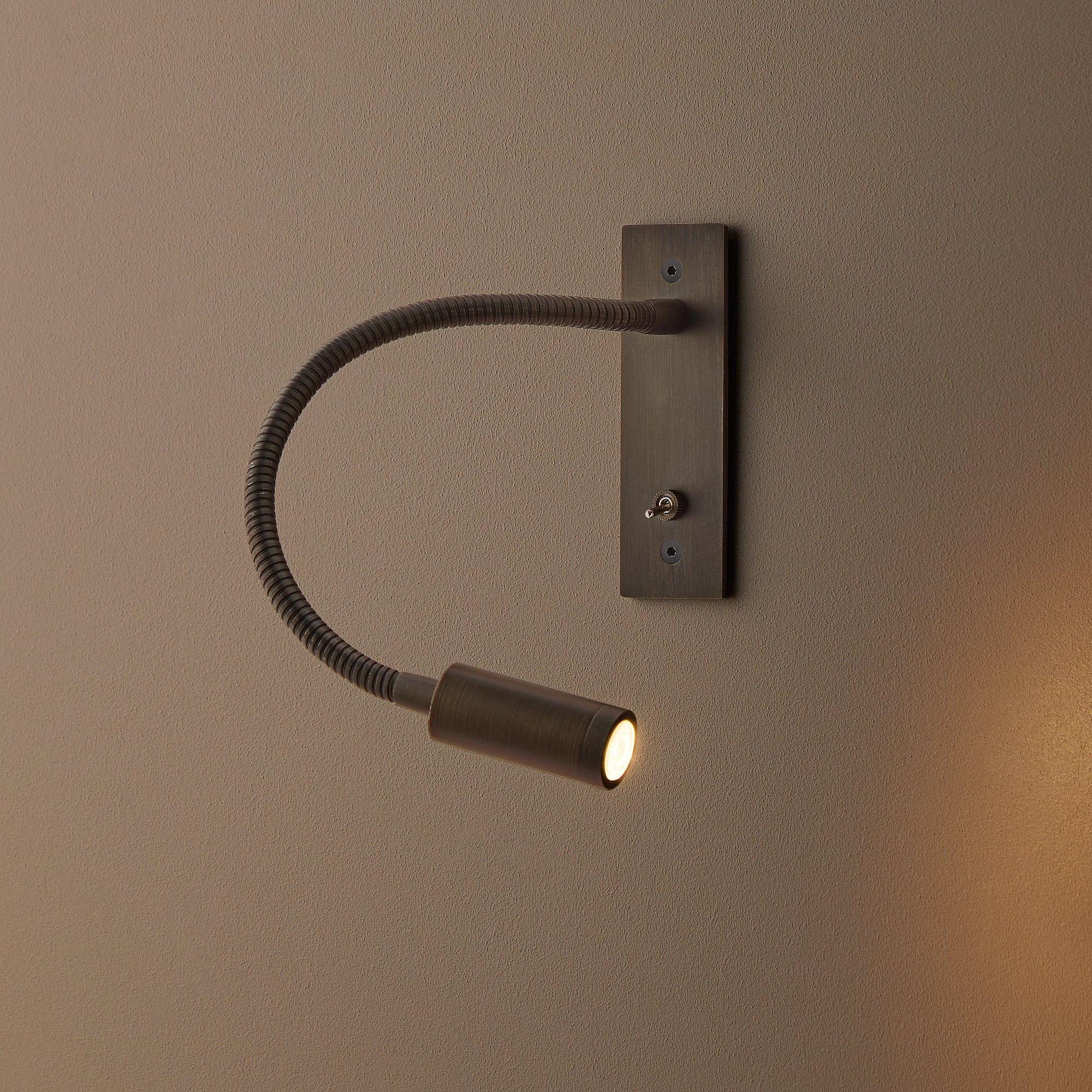 Flex wall light in bronze finish - Image 6