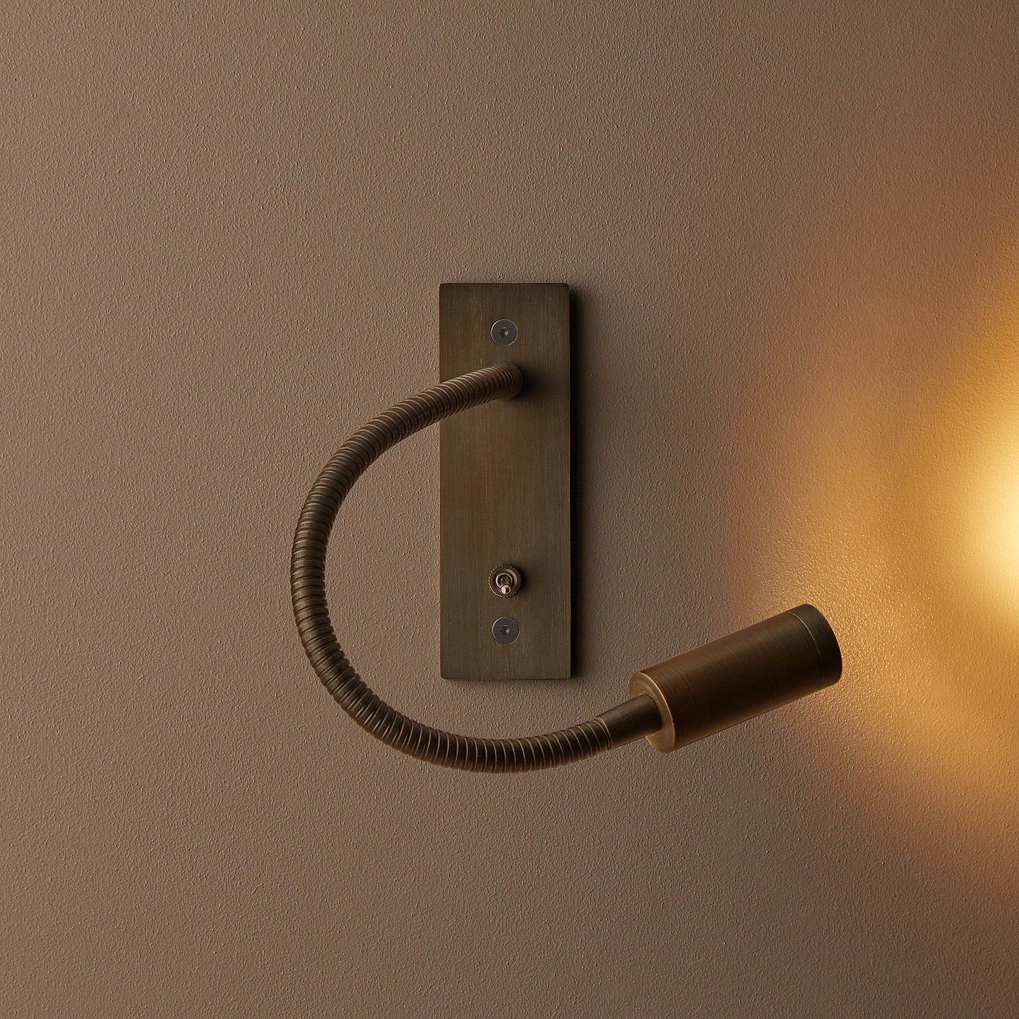 Flex wall light in bronze finish - Image 8