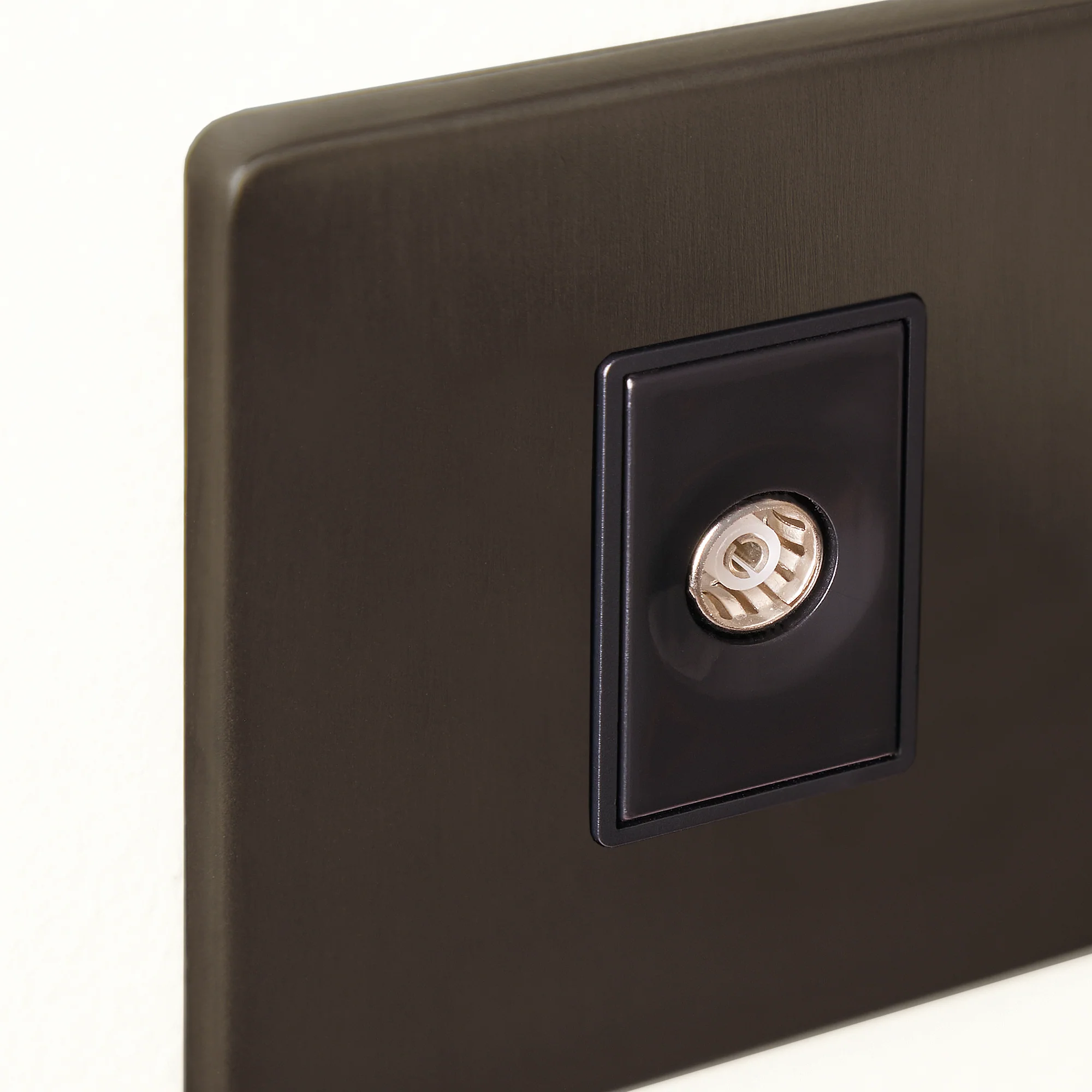 Florence coaxial socket single outlet in bronze - Image 4