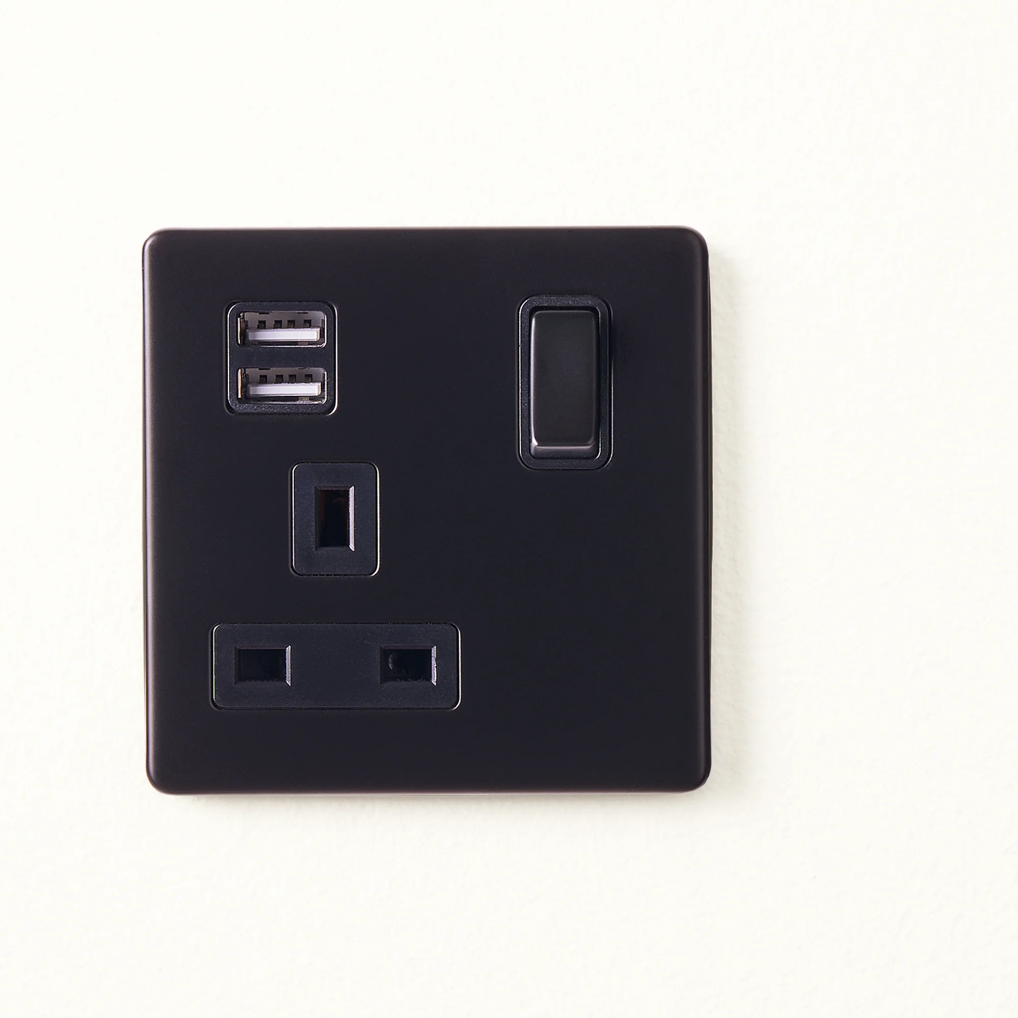 Florence one gang switched SP socket and dual USB in black - Image 5