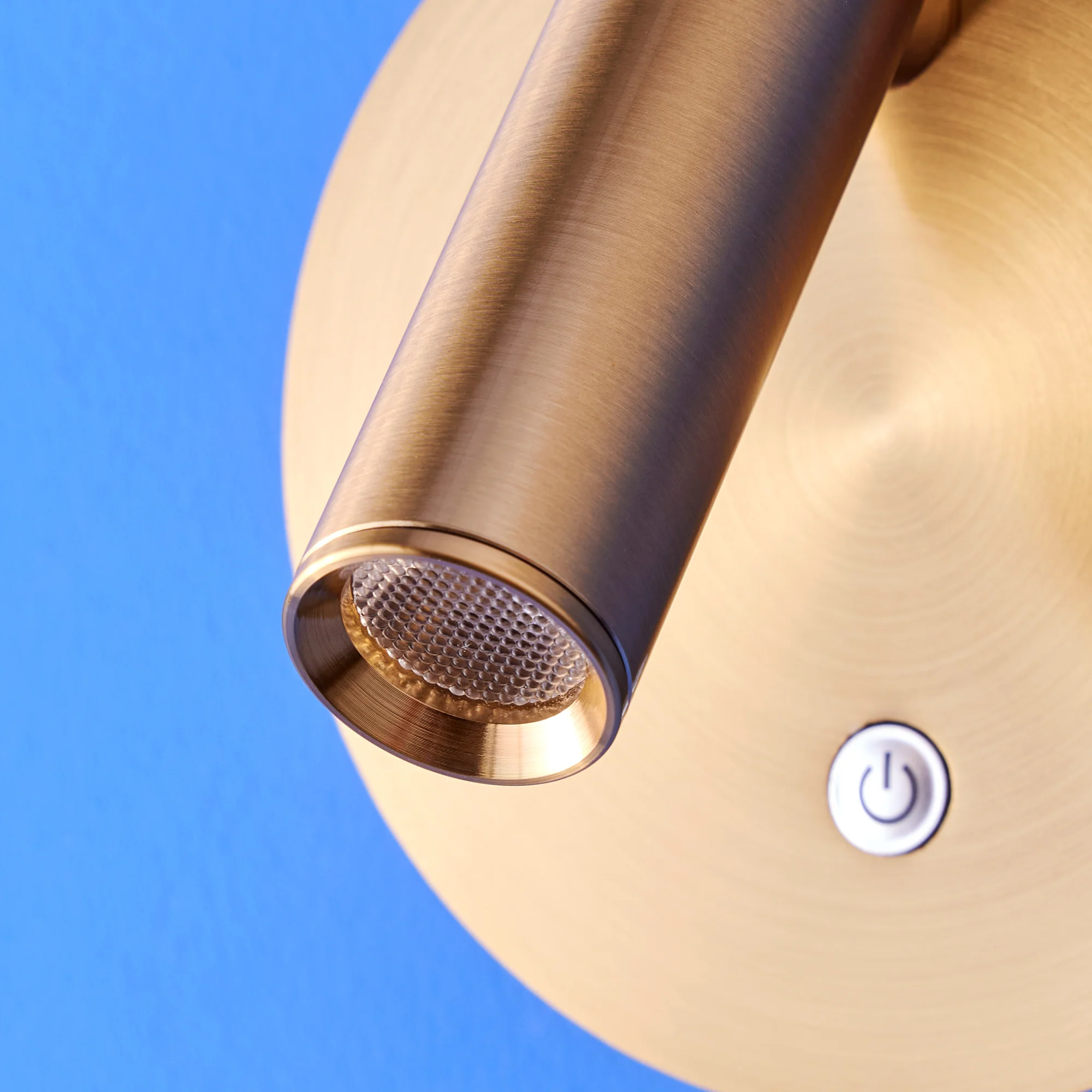 Focus rechargeable wall light in antique brass - Image 4