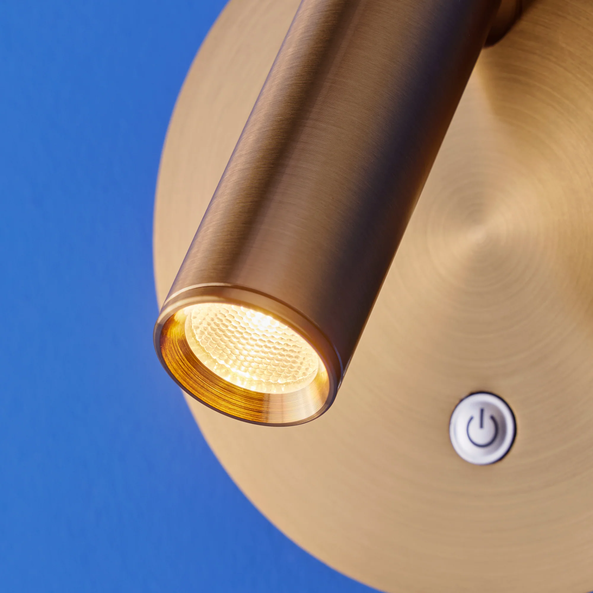Focus rechargeable wall light in antique brass - Image 5
