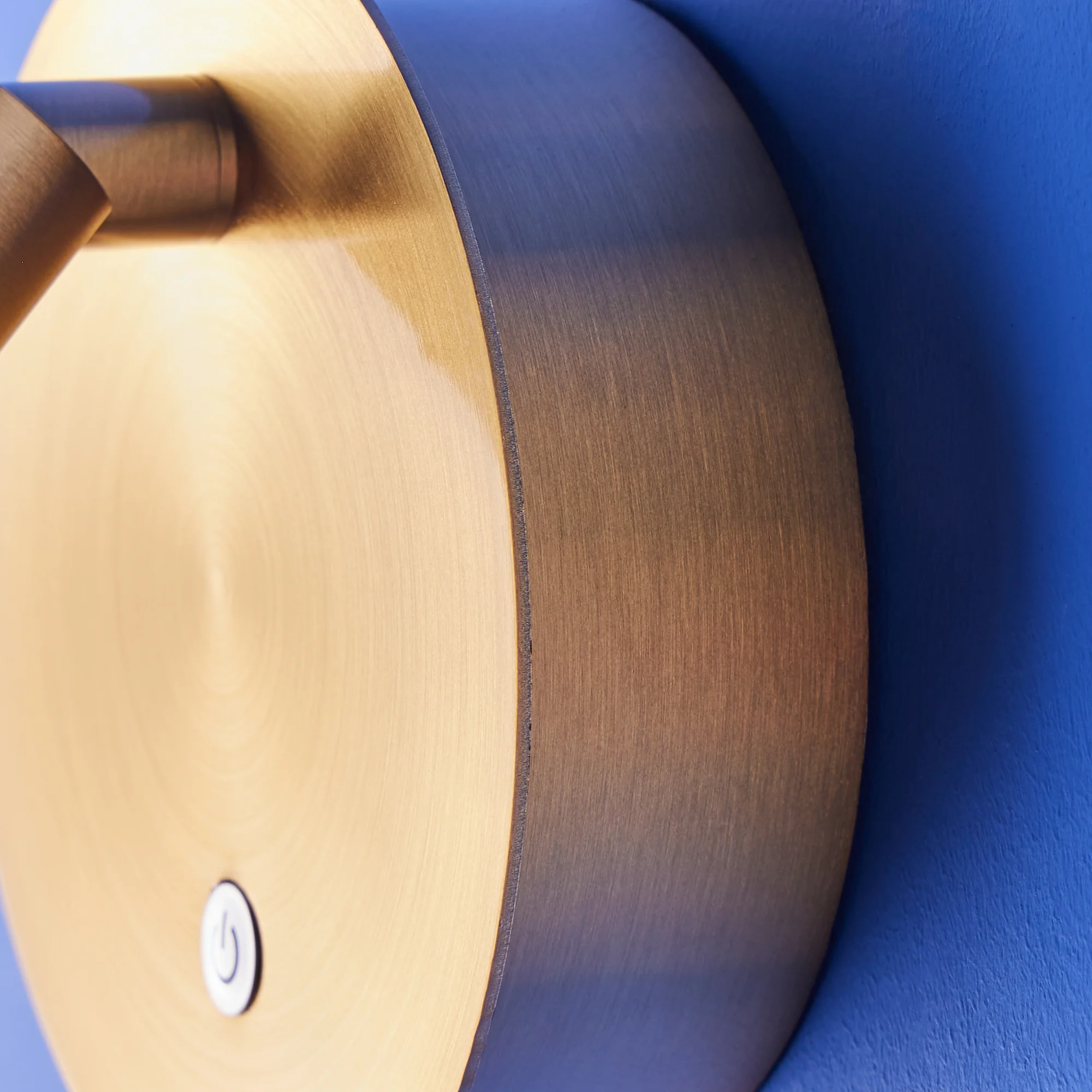 Focus rechargeable wall light in antique brass - Image 8