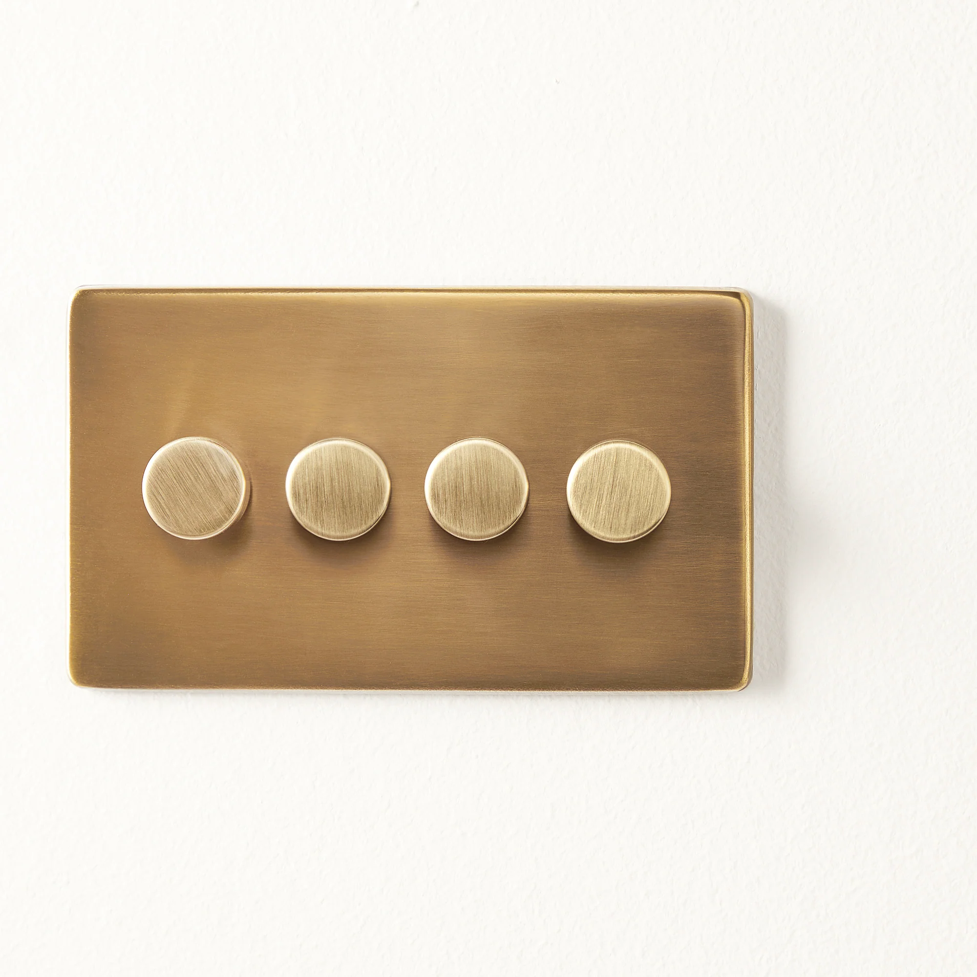 Four gang 2 way Florence dimmer switch in brass - Image 6