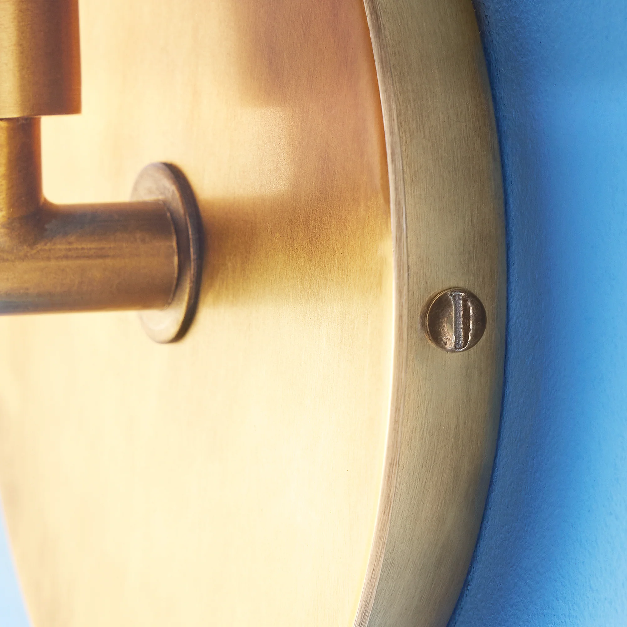 Franz wall light in aged brass finish - Image 9