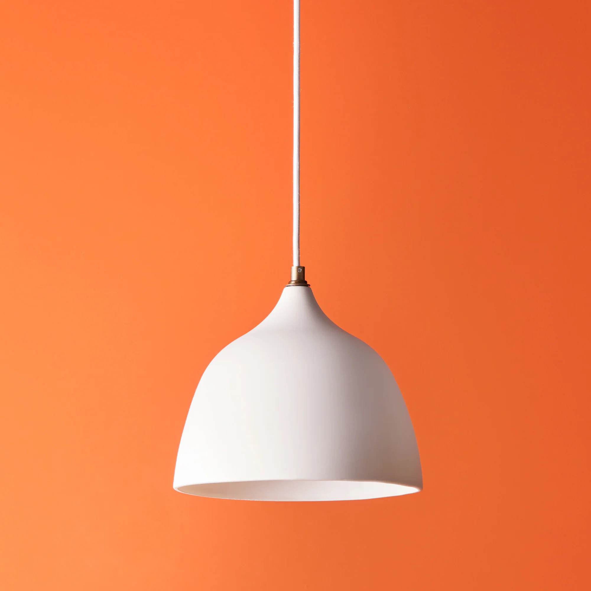 Glow porcelain pendant in white