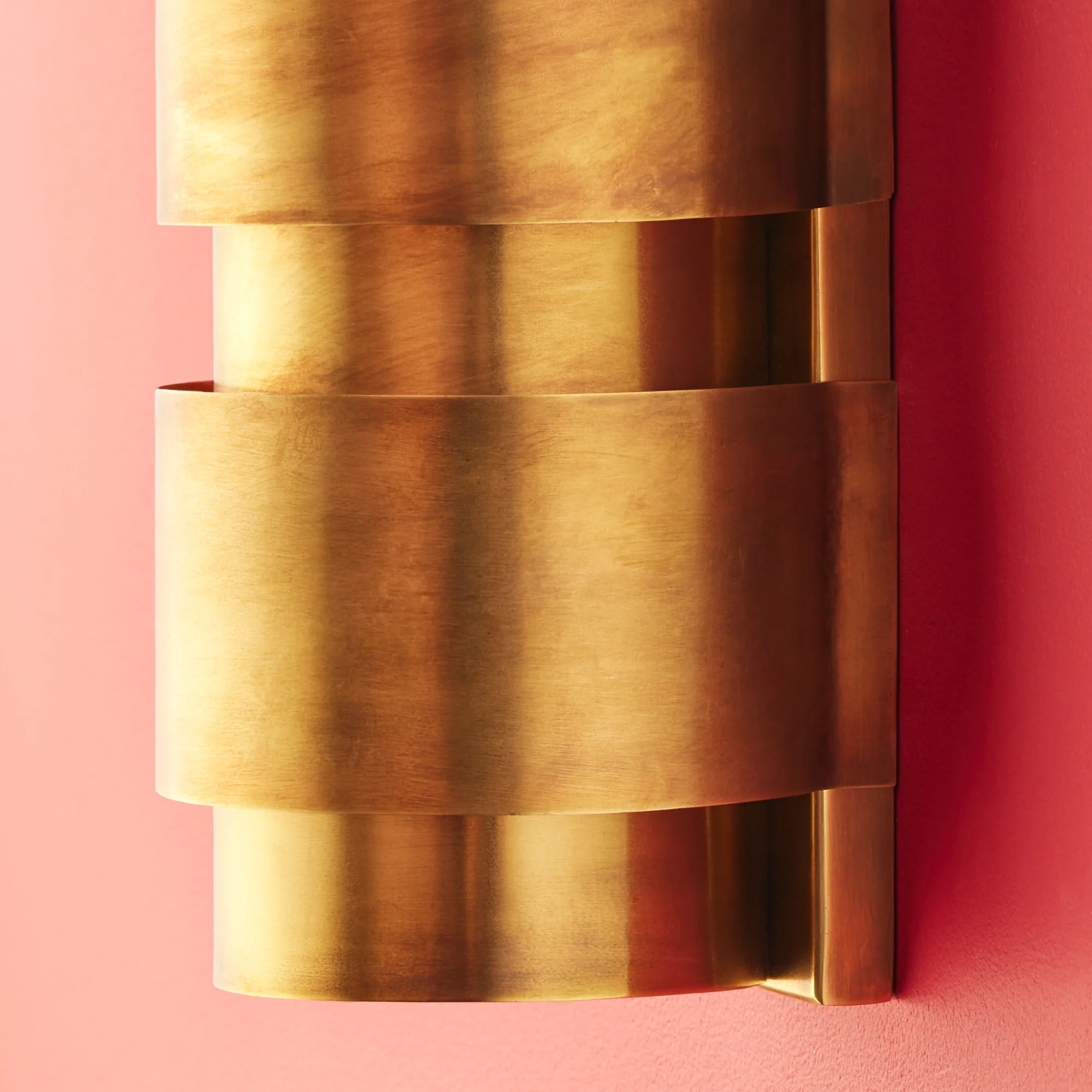 Goodman wall light in antique brass finish - Image 9