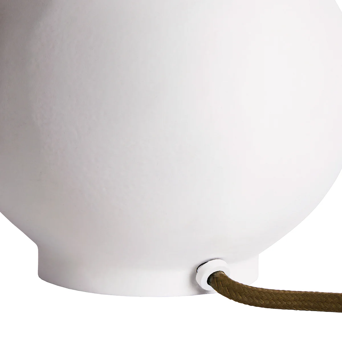 Gwyn table lamp in Gesso white - Image 5