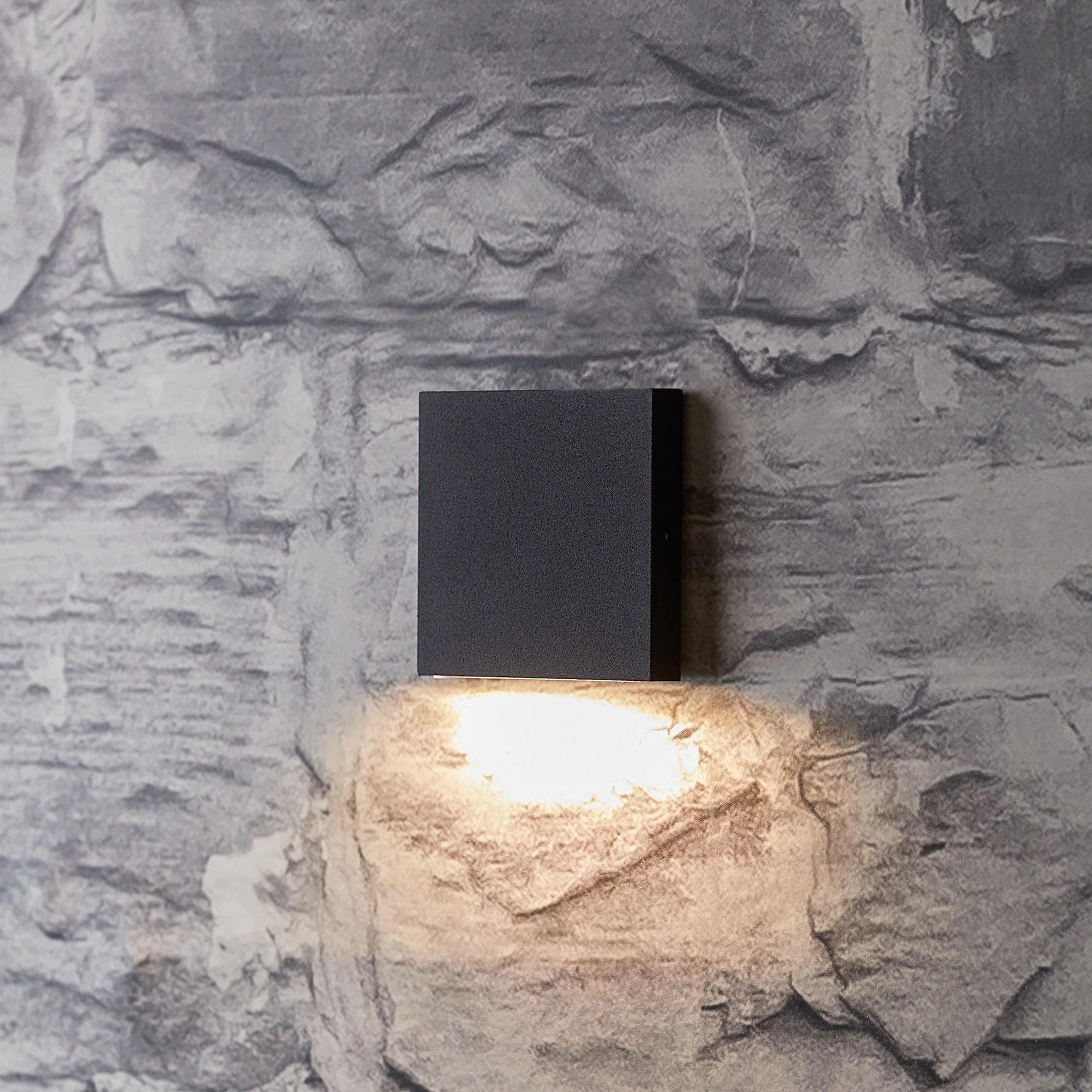 Harlyn ip65 path light in storm - Image 6