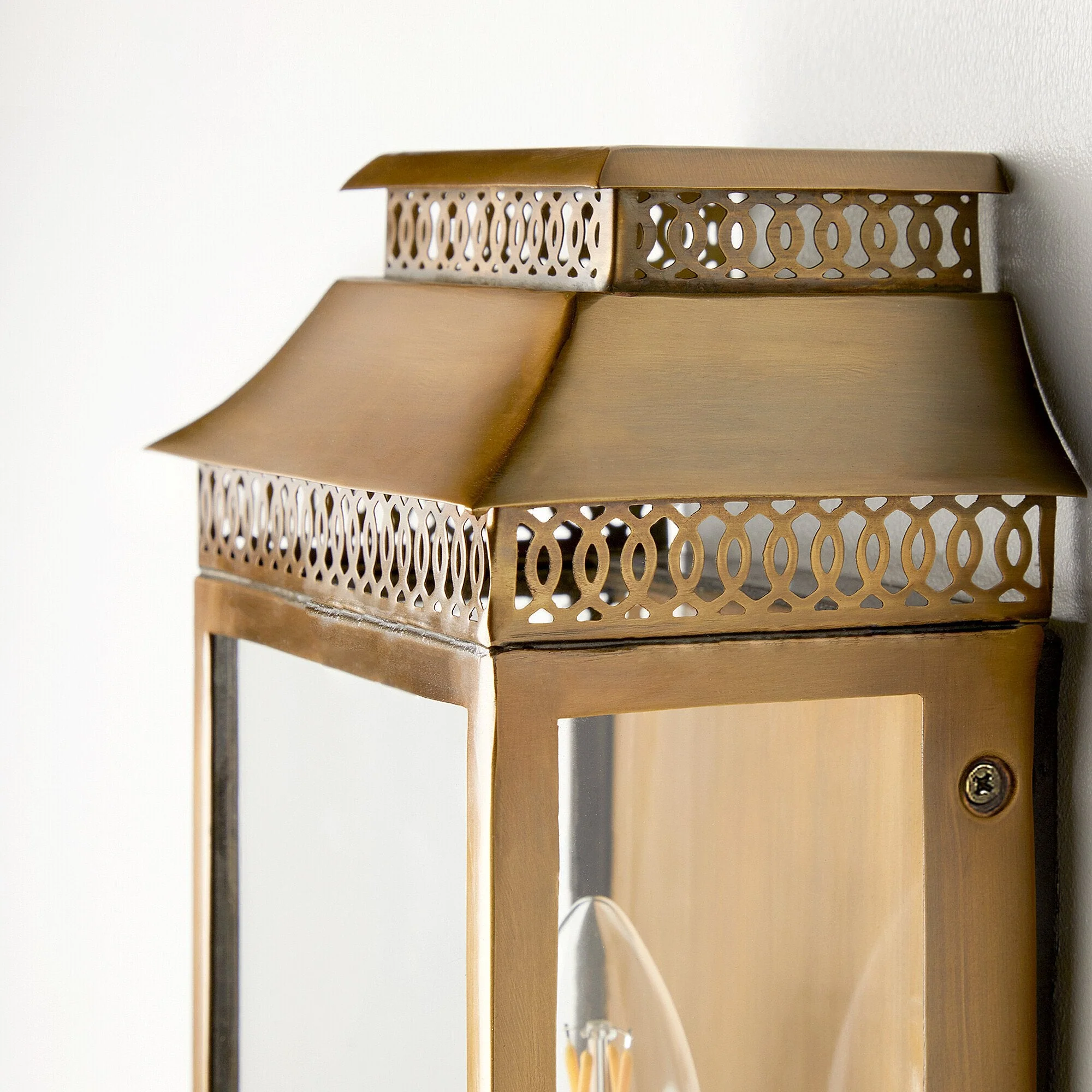 Hastings exterior IP44 wall light in antique brass - Image 5