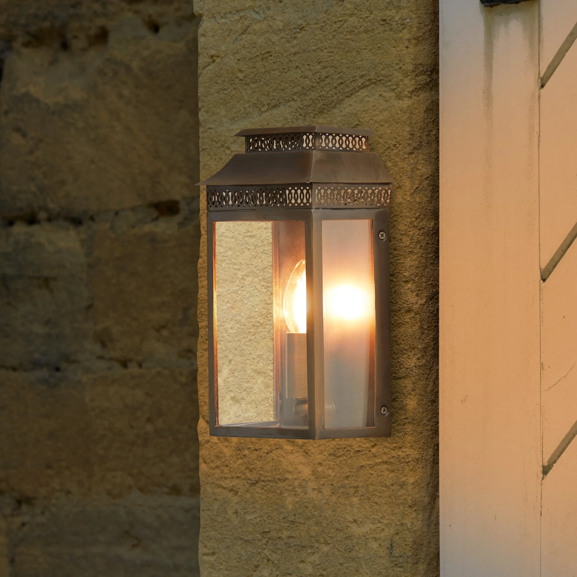 Hastings exterior IP44 wall light in bronze - Image 3