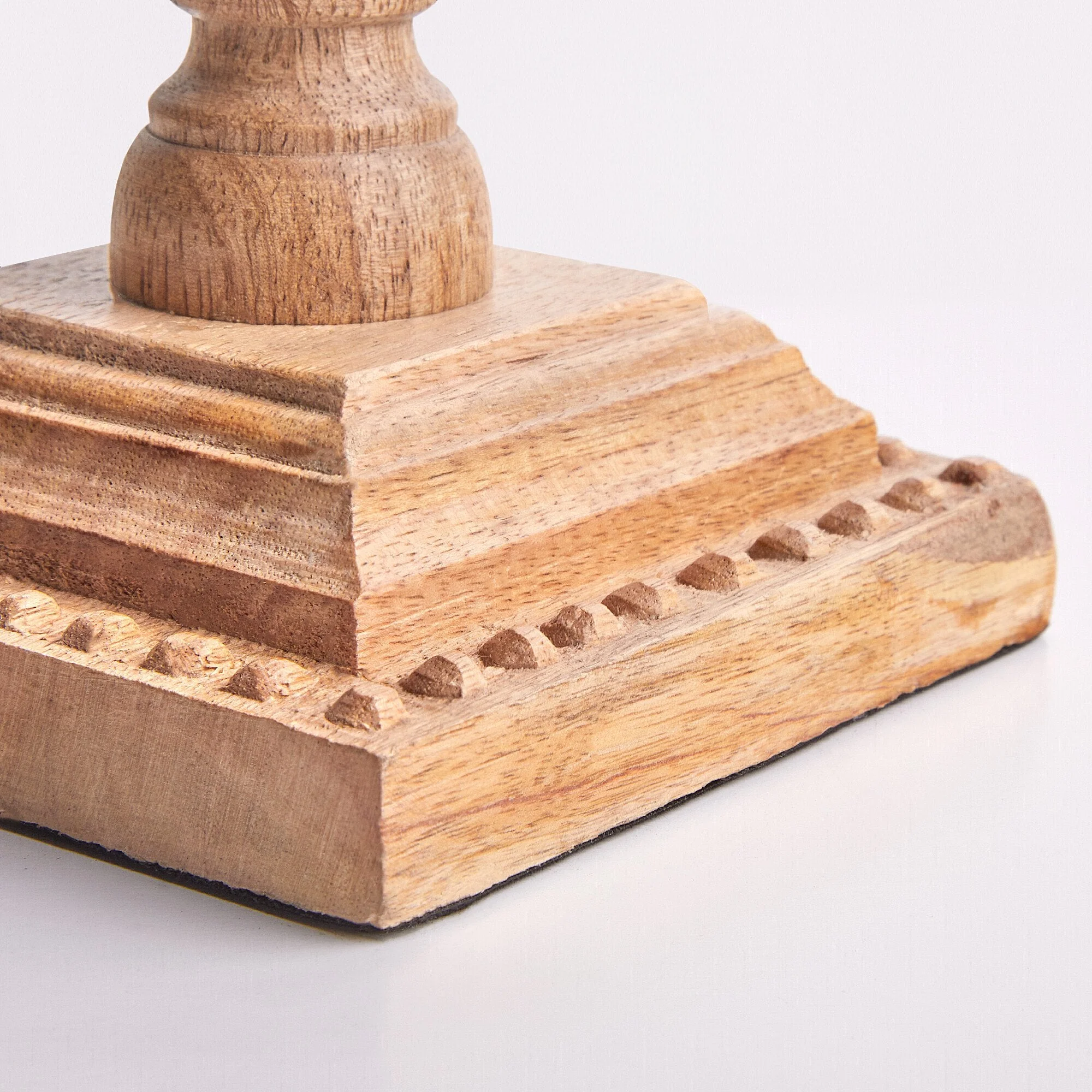 Hera table lamp in lightly waxed - Image 3