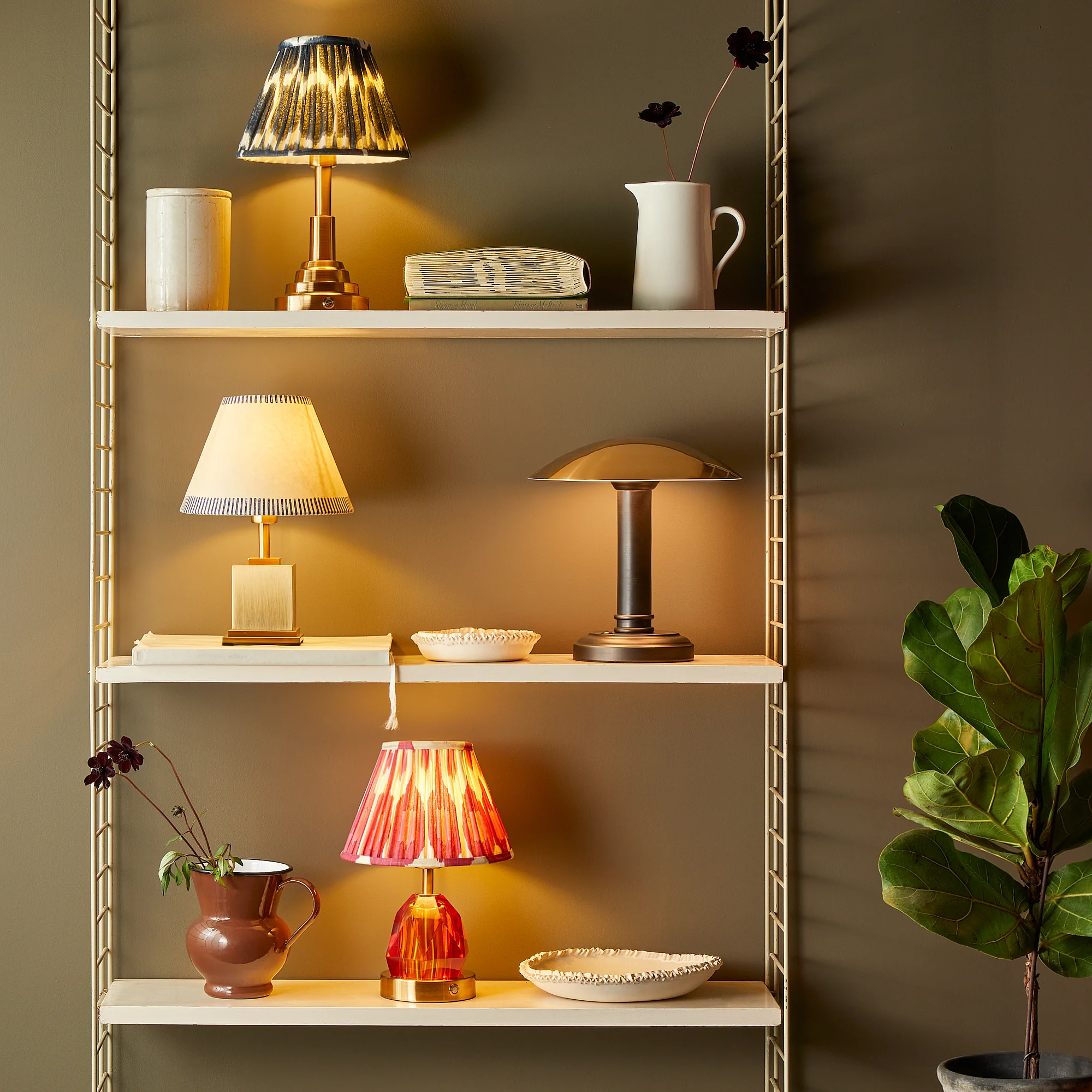 Hernan rechargeable table lamp with an antiqued brass and bronze finish - Image 3
