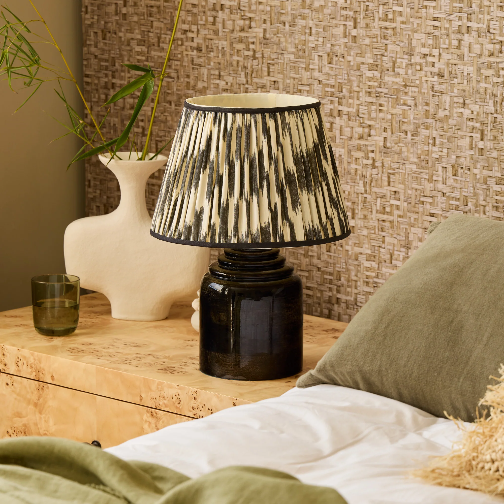Hive rechargeable table lamp in brown gloss - Image 6