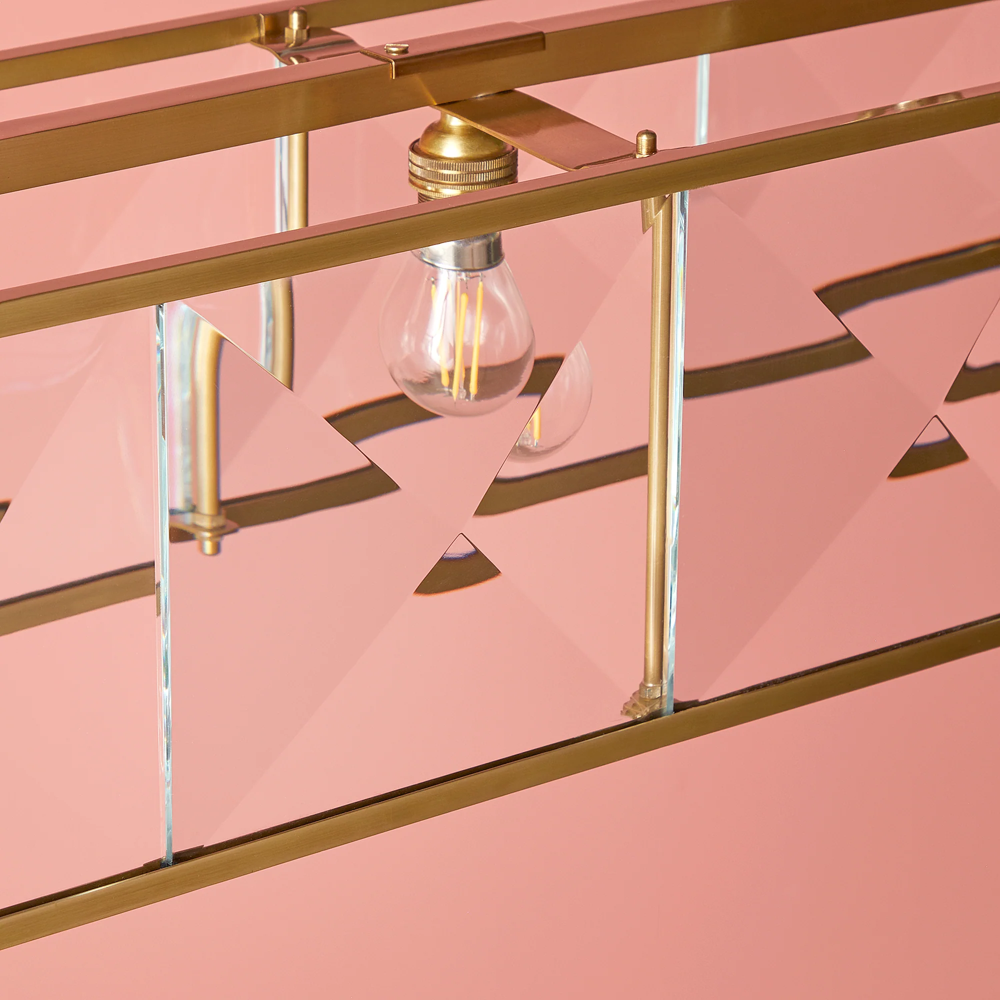 Hunza chandelier in prismatic glass and brass - Image 10