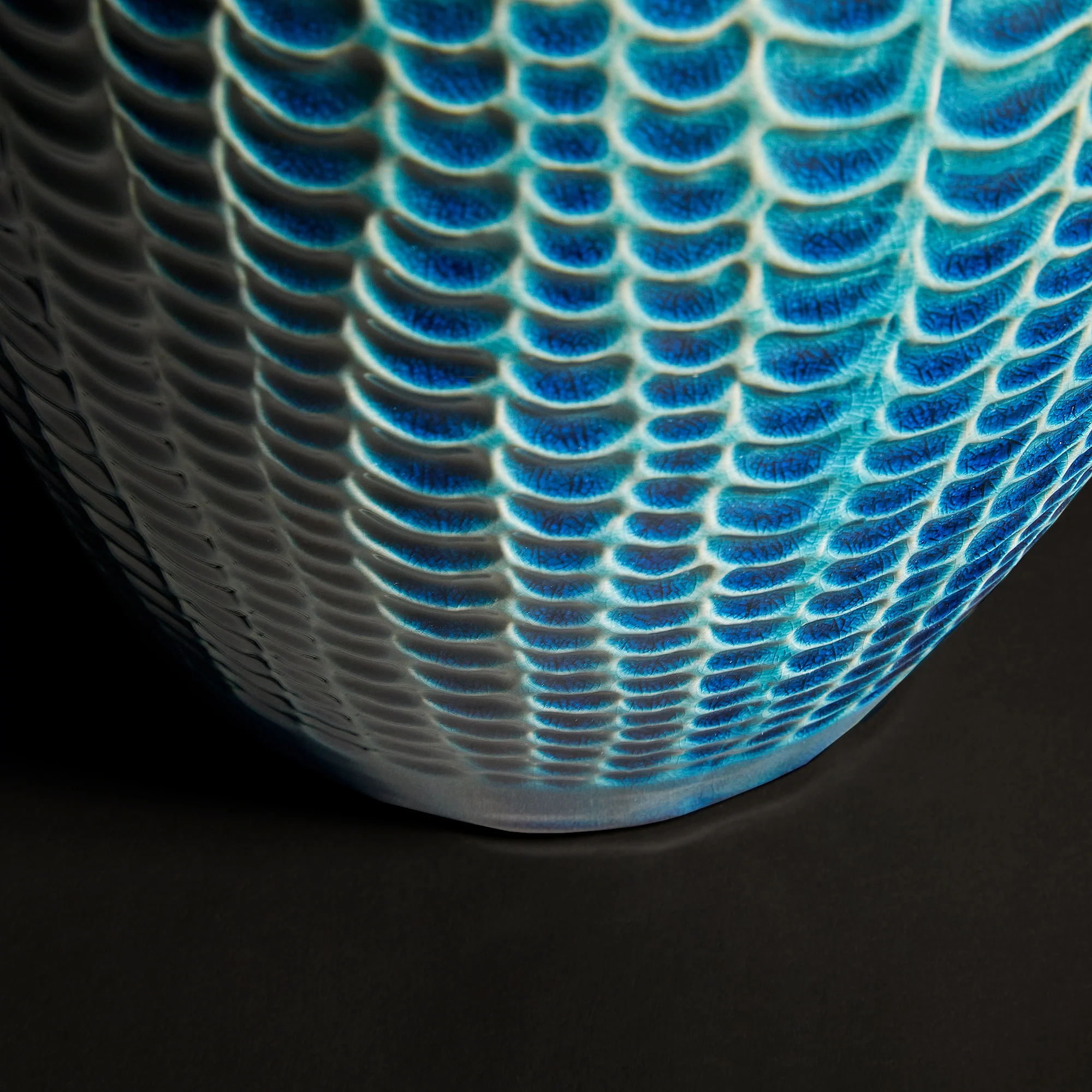 Kaa table lamp in blue - Image 4