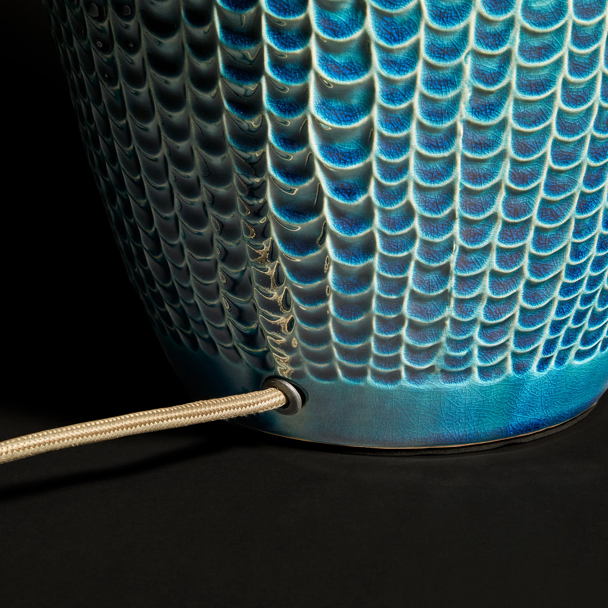 Kaa table lamp in blue - Image 7