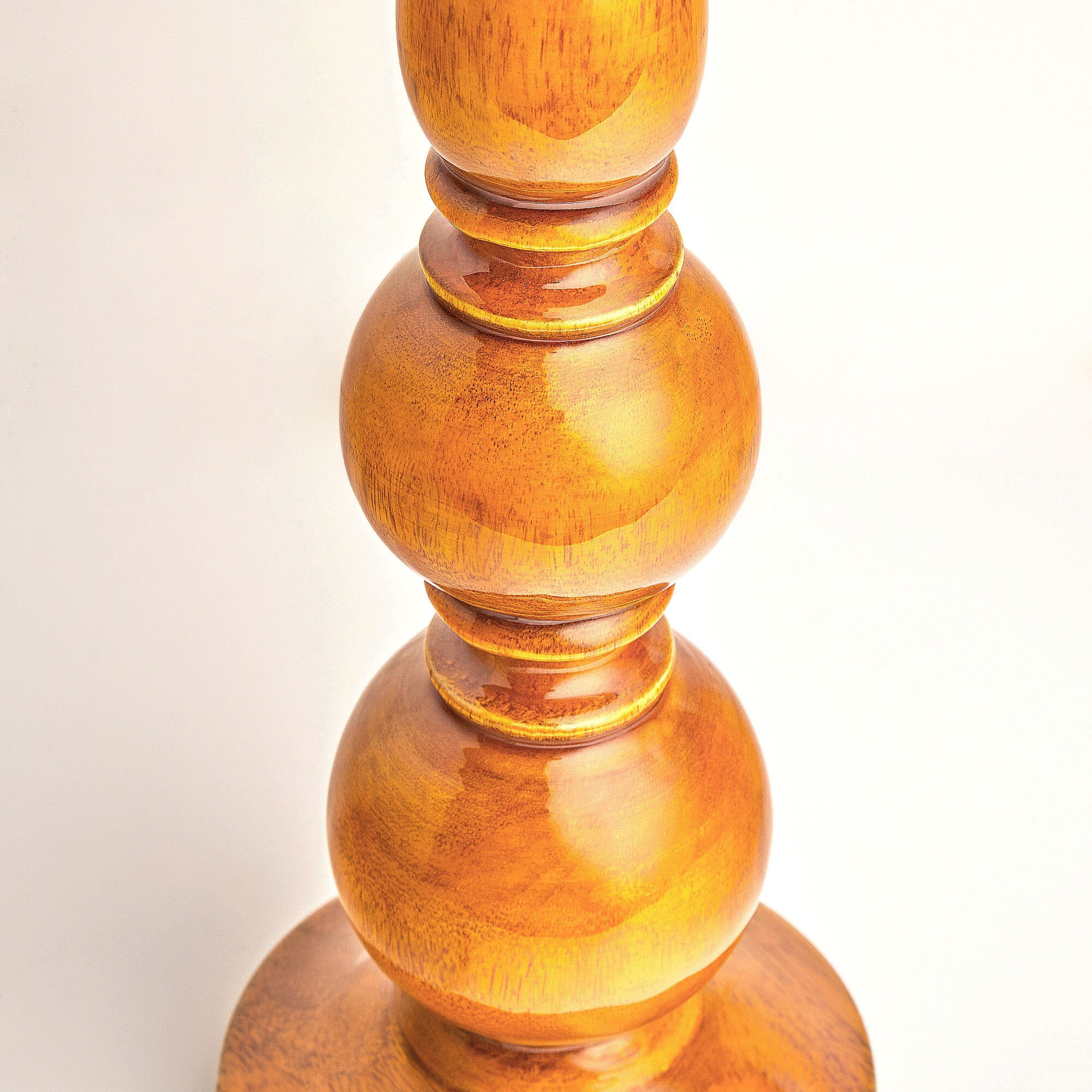 Kelpie table lamp in saffron lacquered wood - Image 7