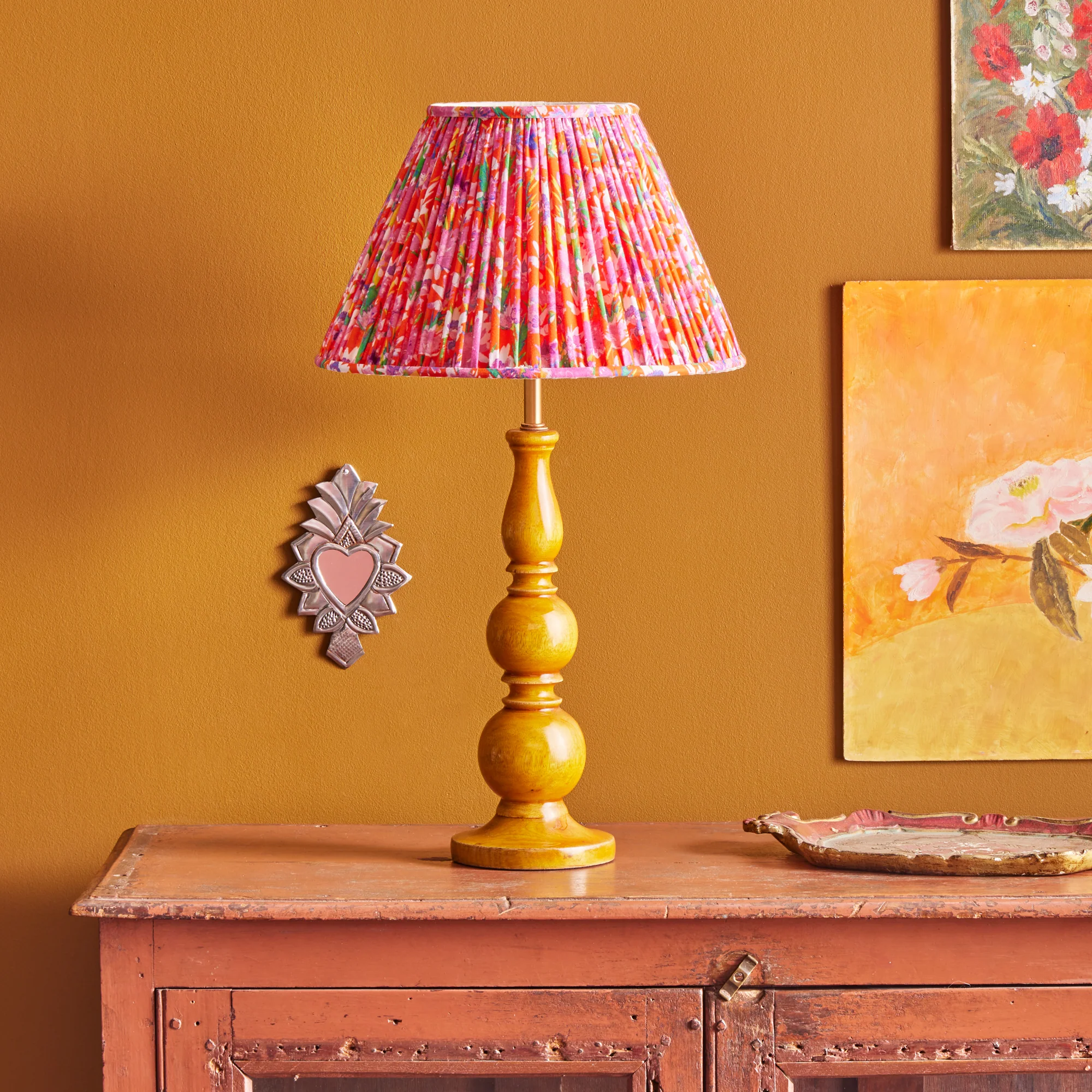Kelpie table lamp in saffron lacquered wood - Image 8