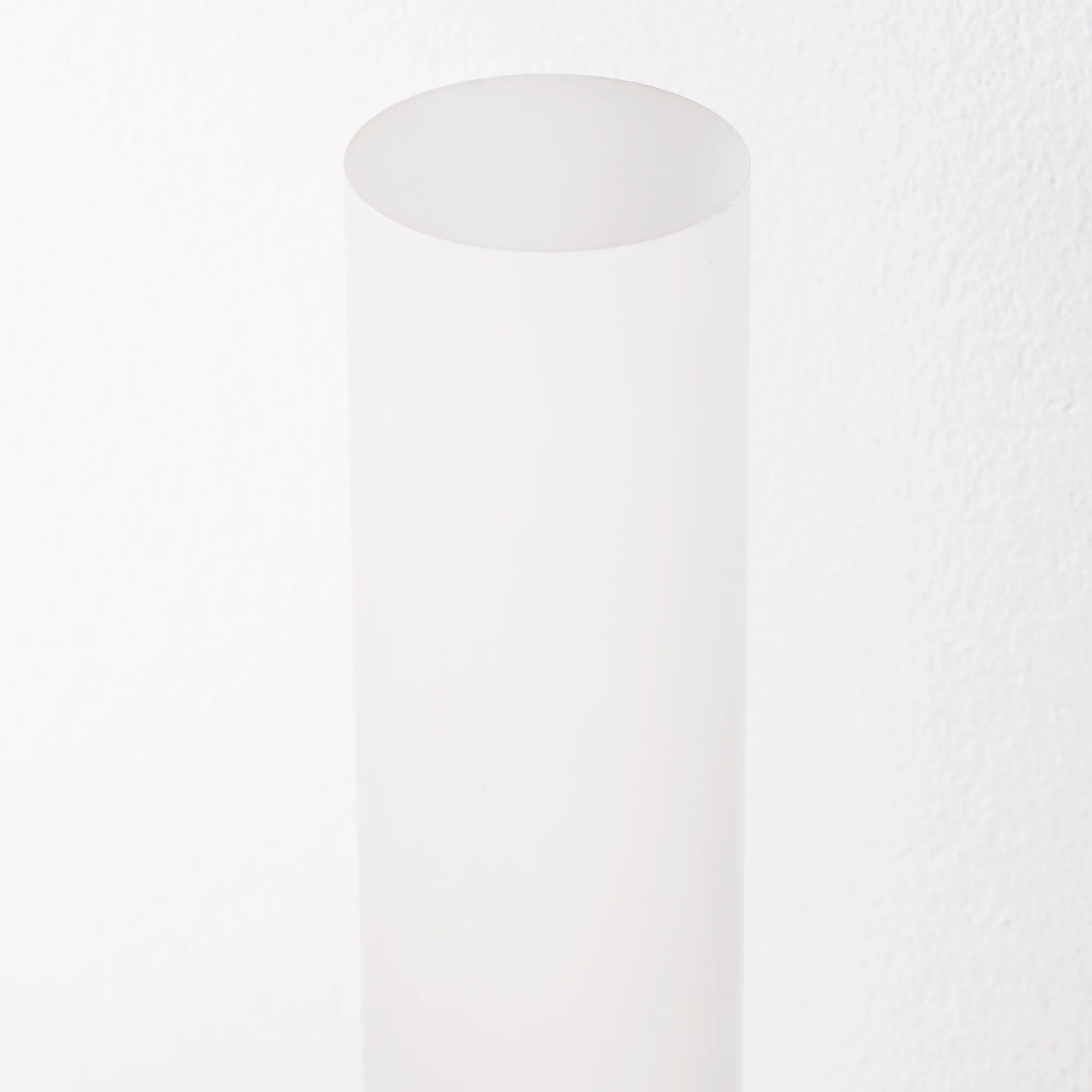 Kenobi IP65 wall light in brass - Image 7