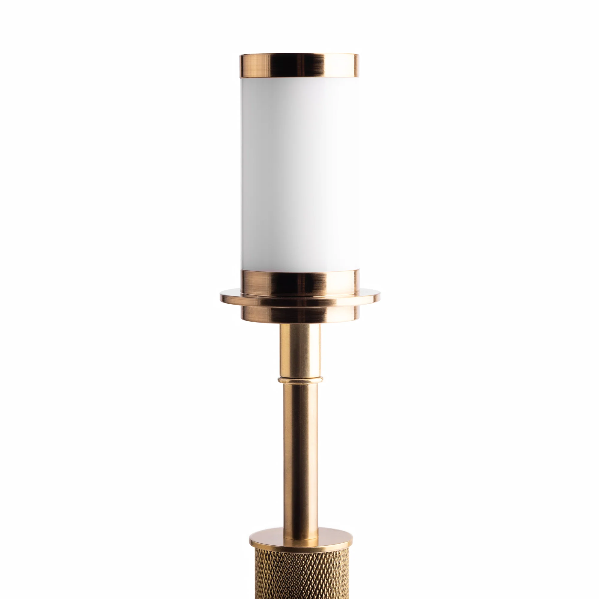 Knurloid rechargeable table lamp in antique brass - Image 5