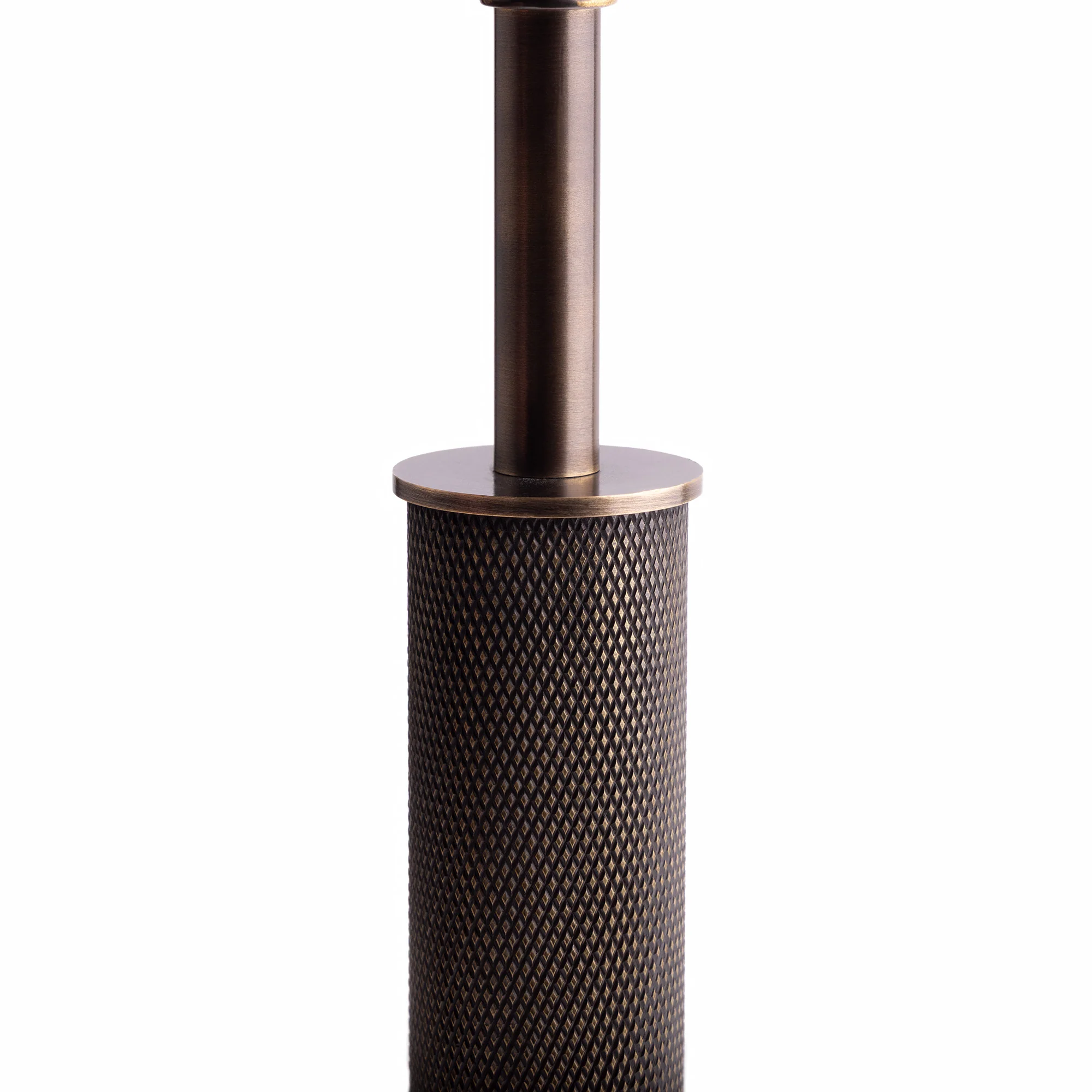 Knurloid rechargeable table lamp in bronze - Image 5