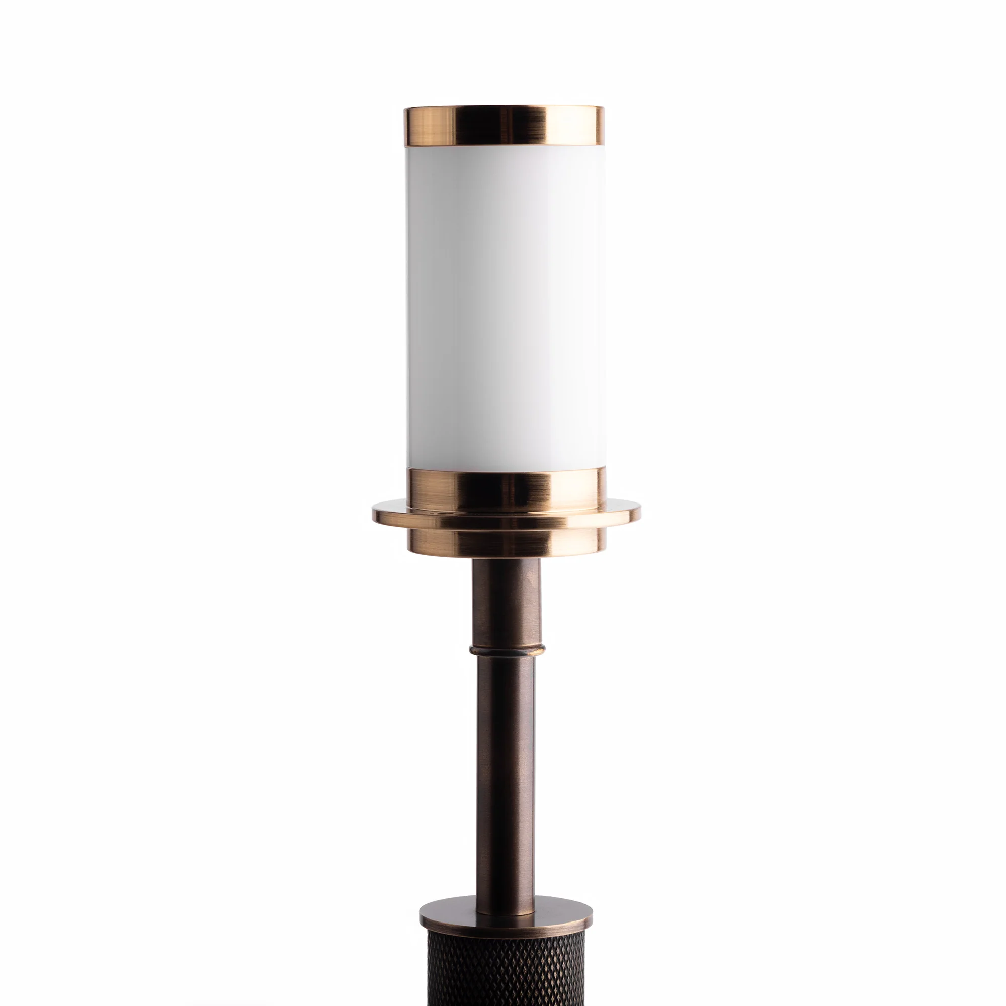 Knurloid rechargeable table lamp in bronze - Image 7