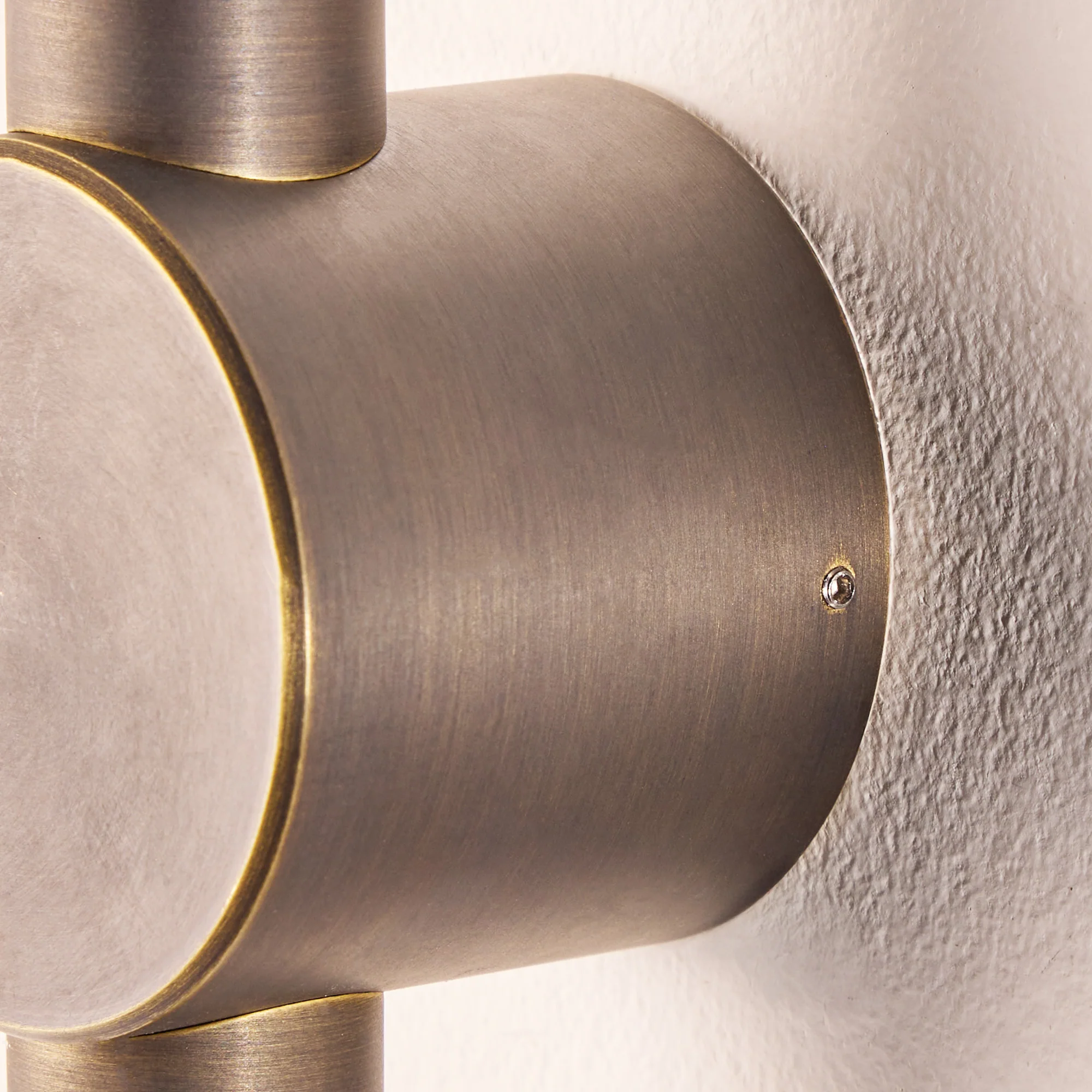 Kyber IP65 wall light in bronze - Image 4