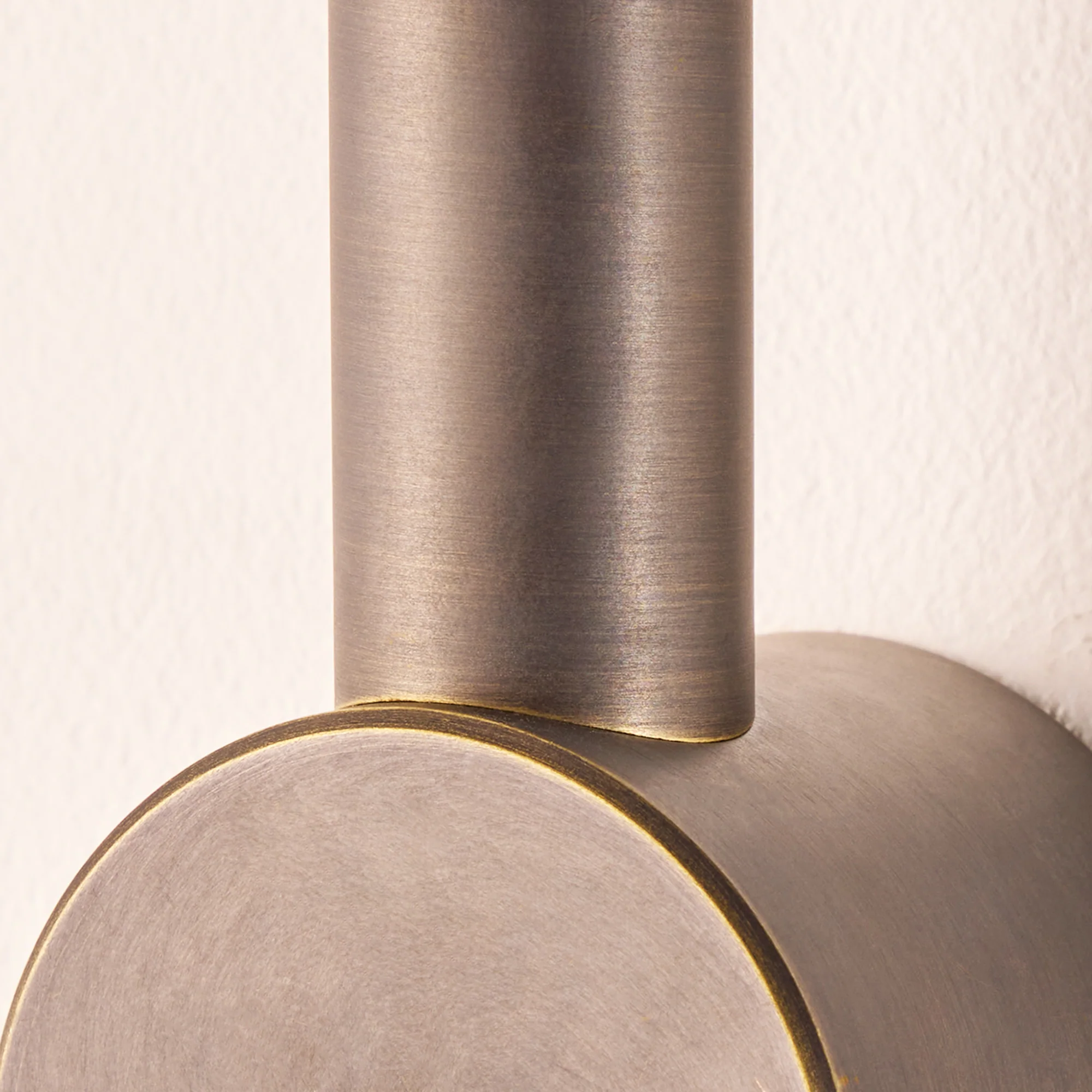 Kyber IP65 wall light in bronze - Image 9
