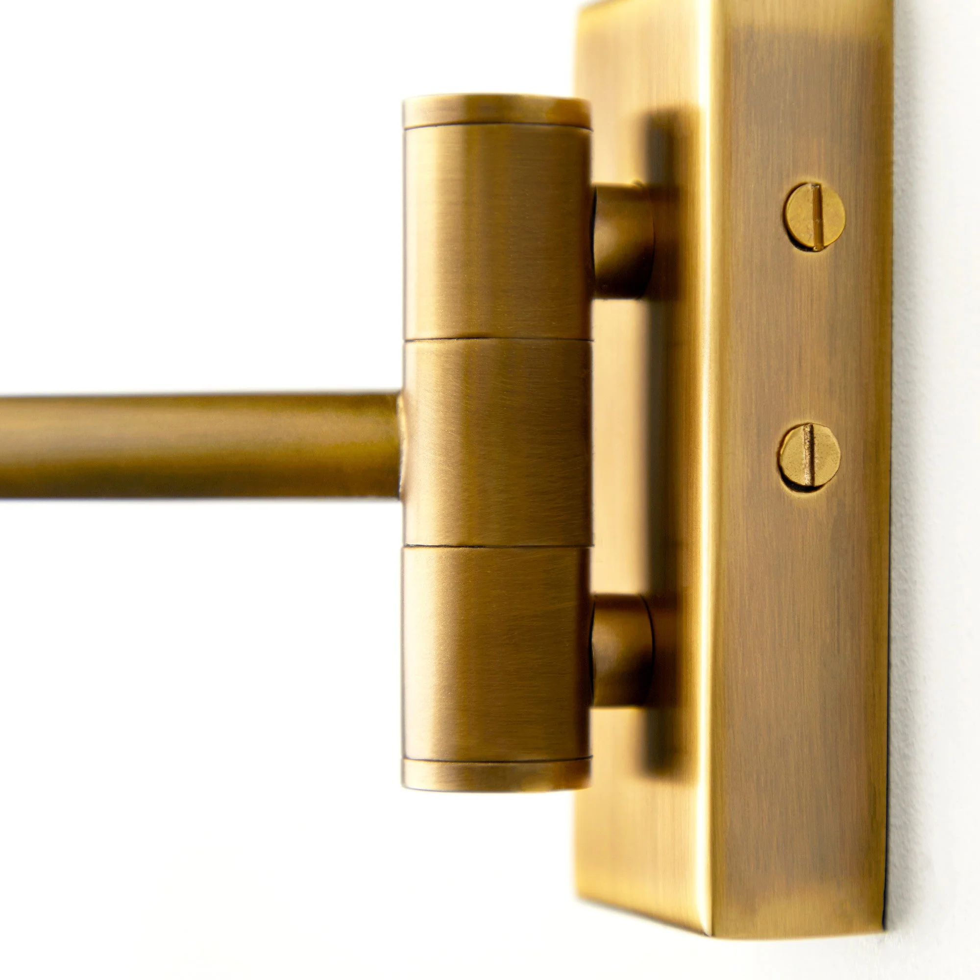 Lacey Wall fitting in brass - Image 6