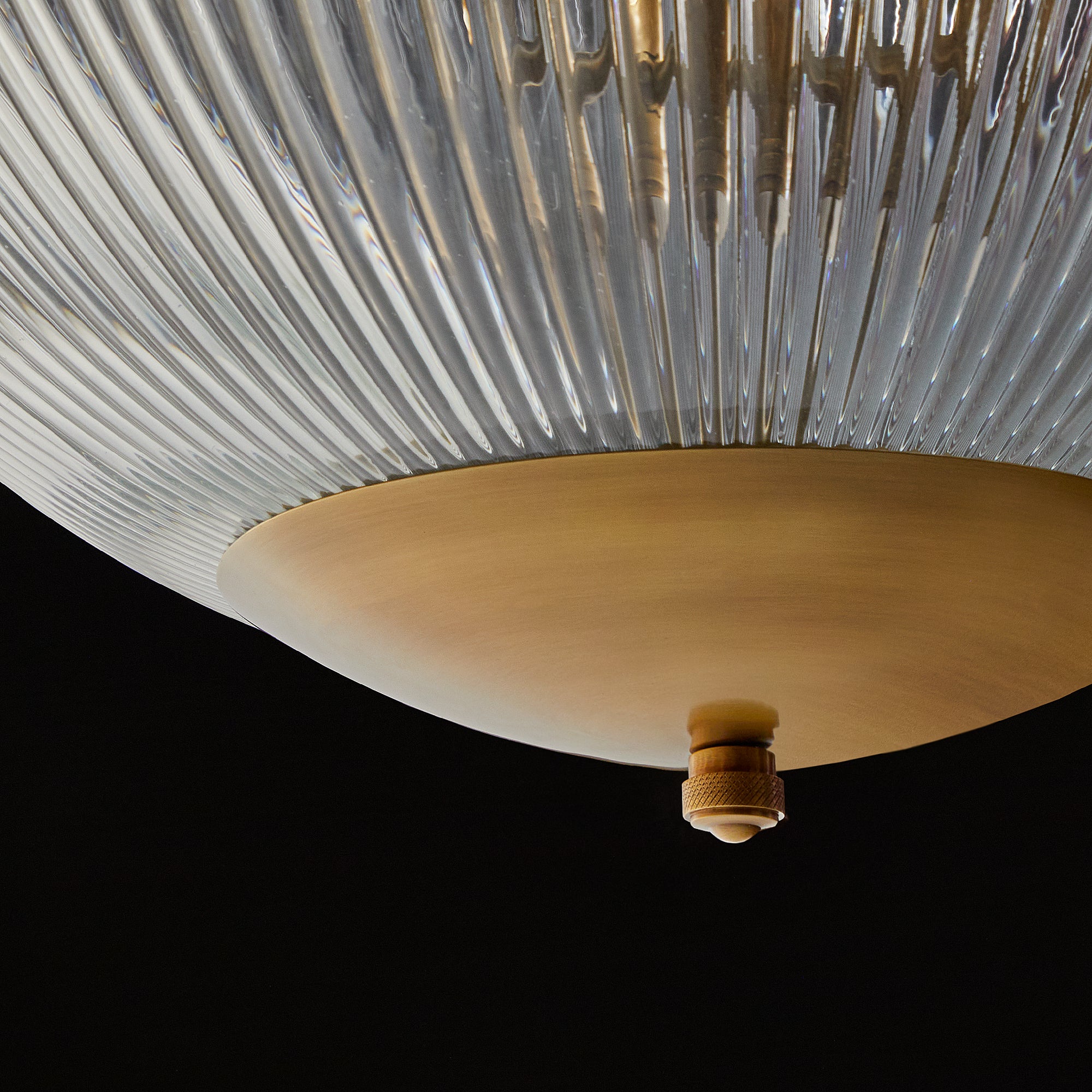 Larger belted holophane pendant light with prismatic glass - Image 12