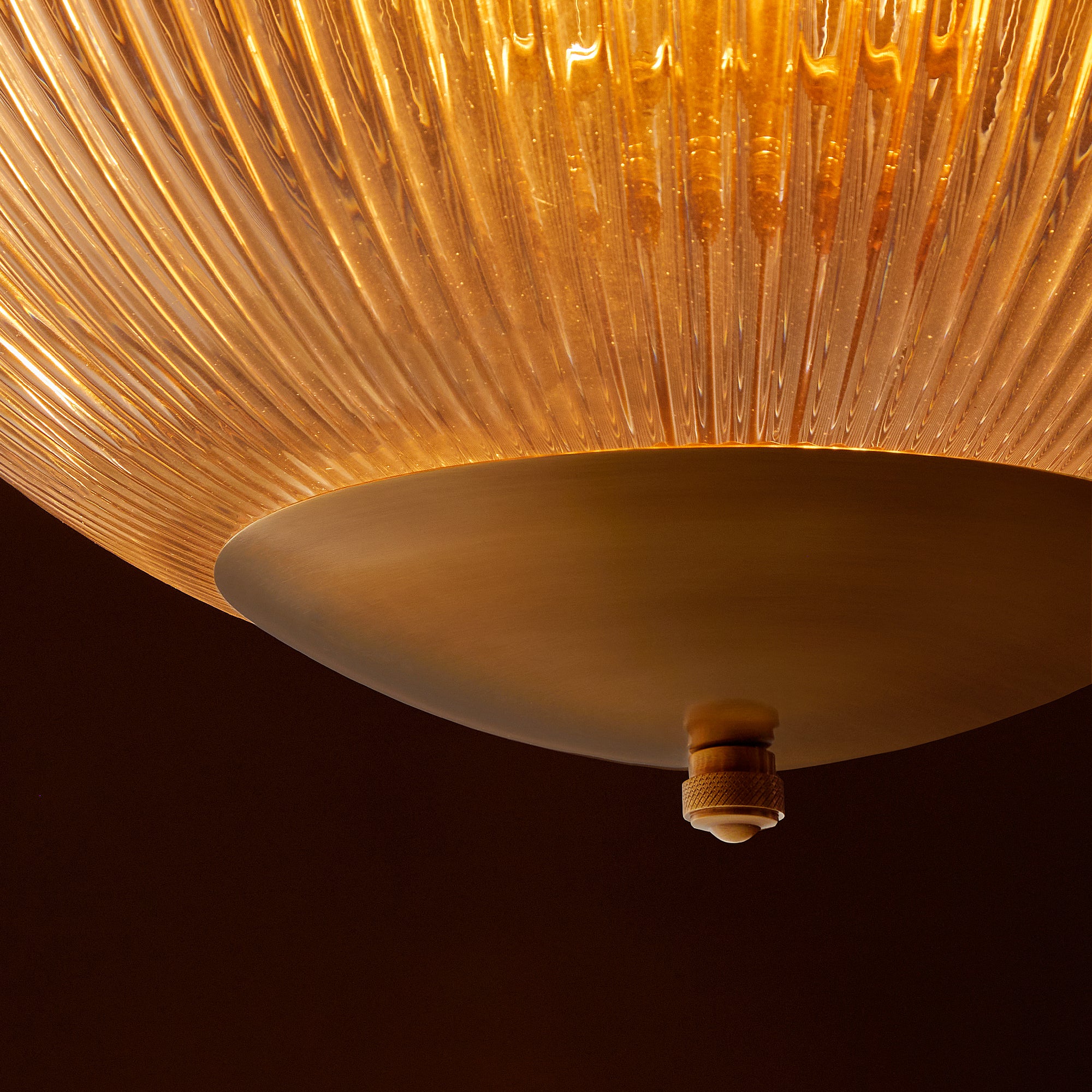 Larger belted holophane pendant light with prismatic glass - Image 13