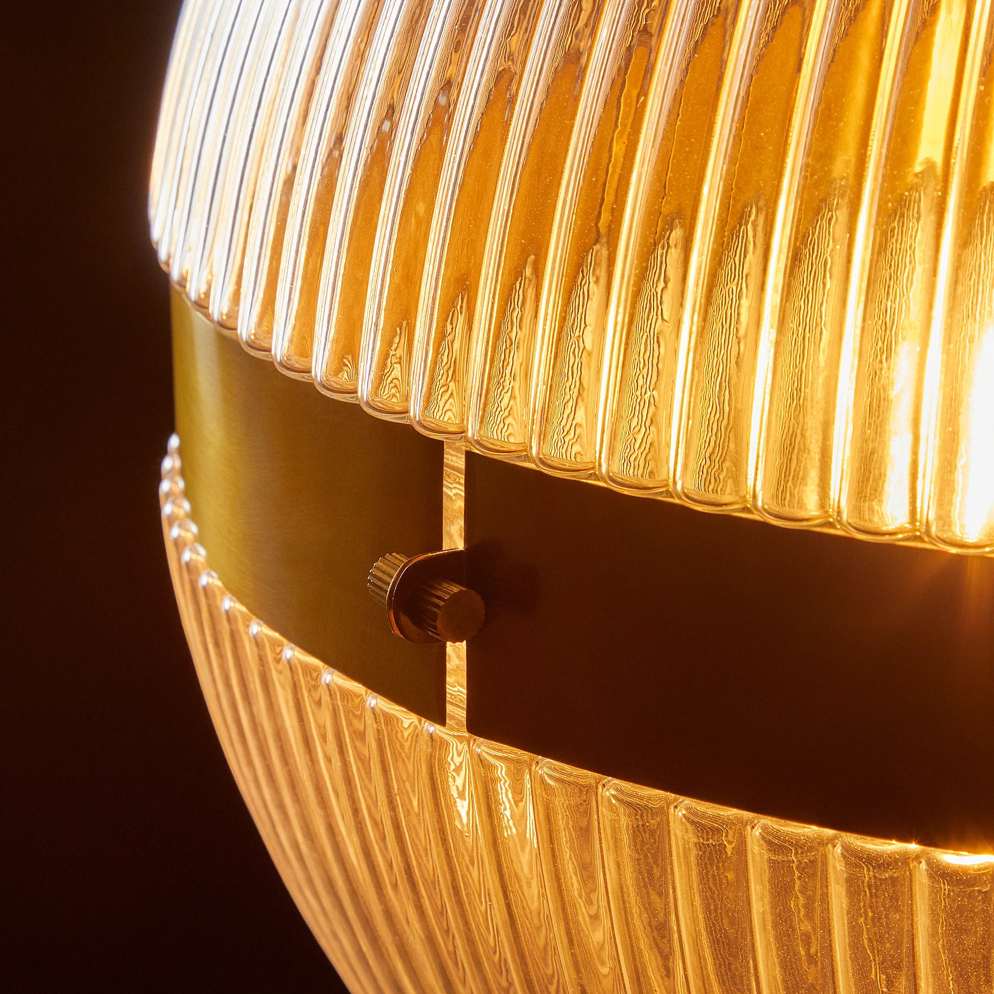 Larger belted holophane pendant light with prismatic glass - Image 6