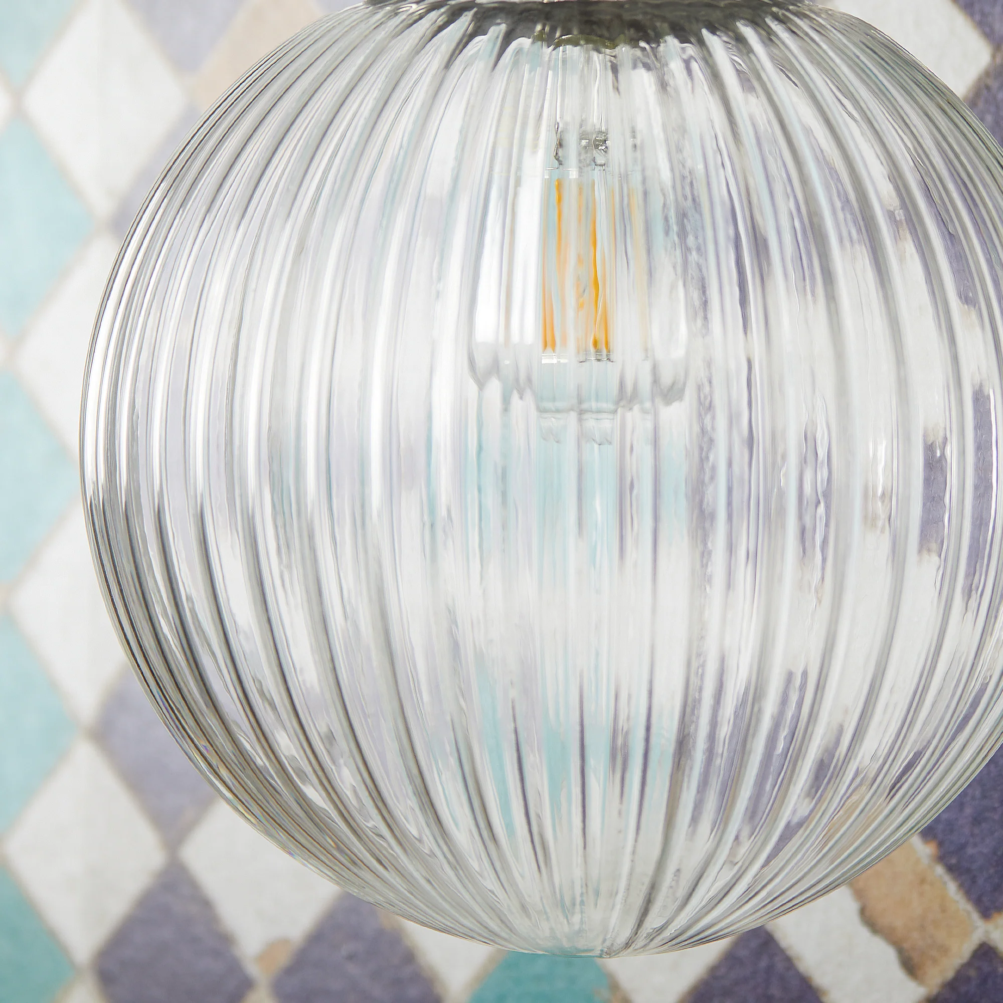 Larger Espere in prismatic glass - Image 2