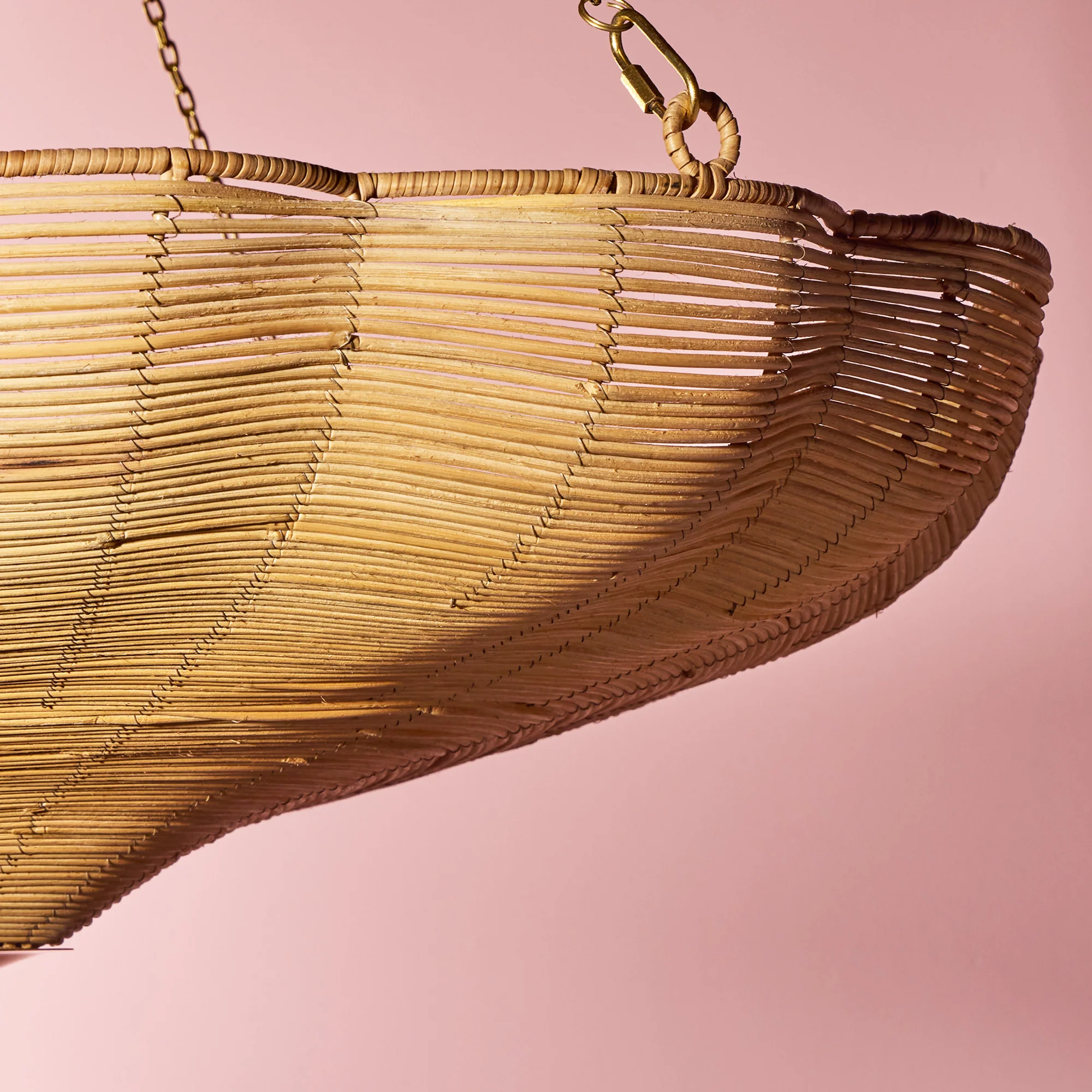 Larger Flower pendant in natural rattan - Image 4