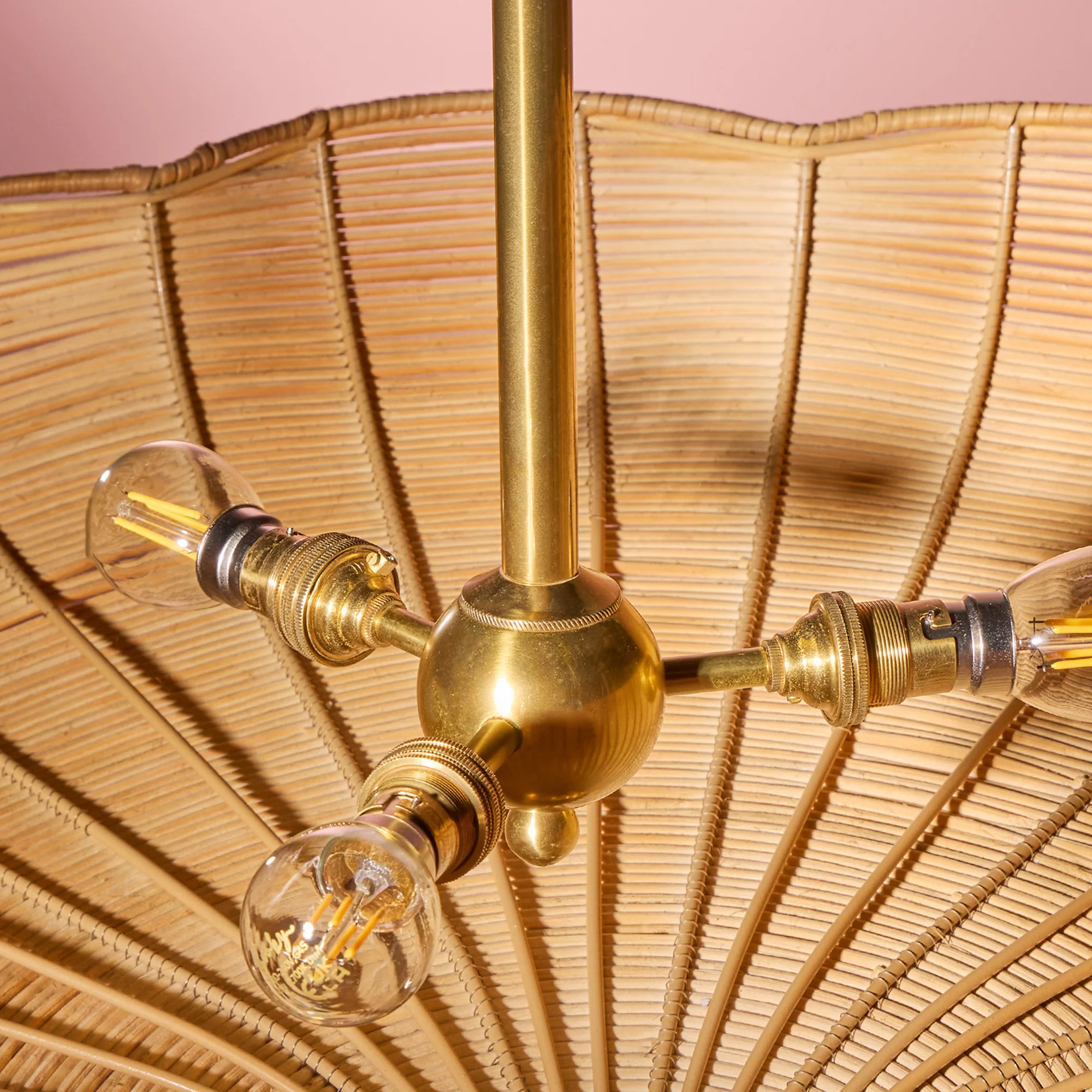 Larger Flower pendant in natural rattan - Image 7