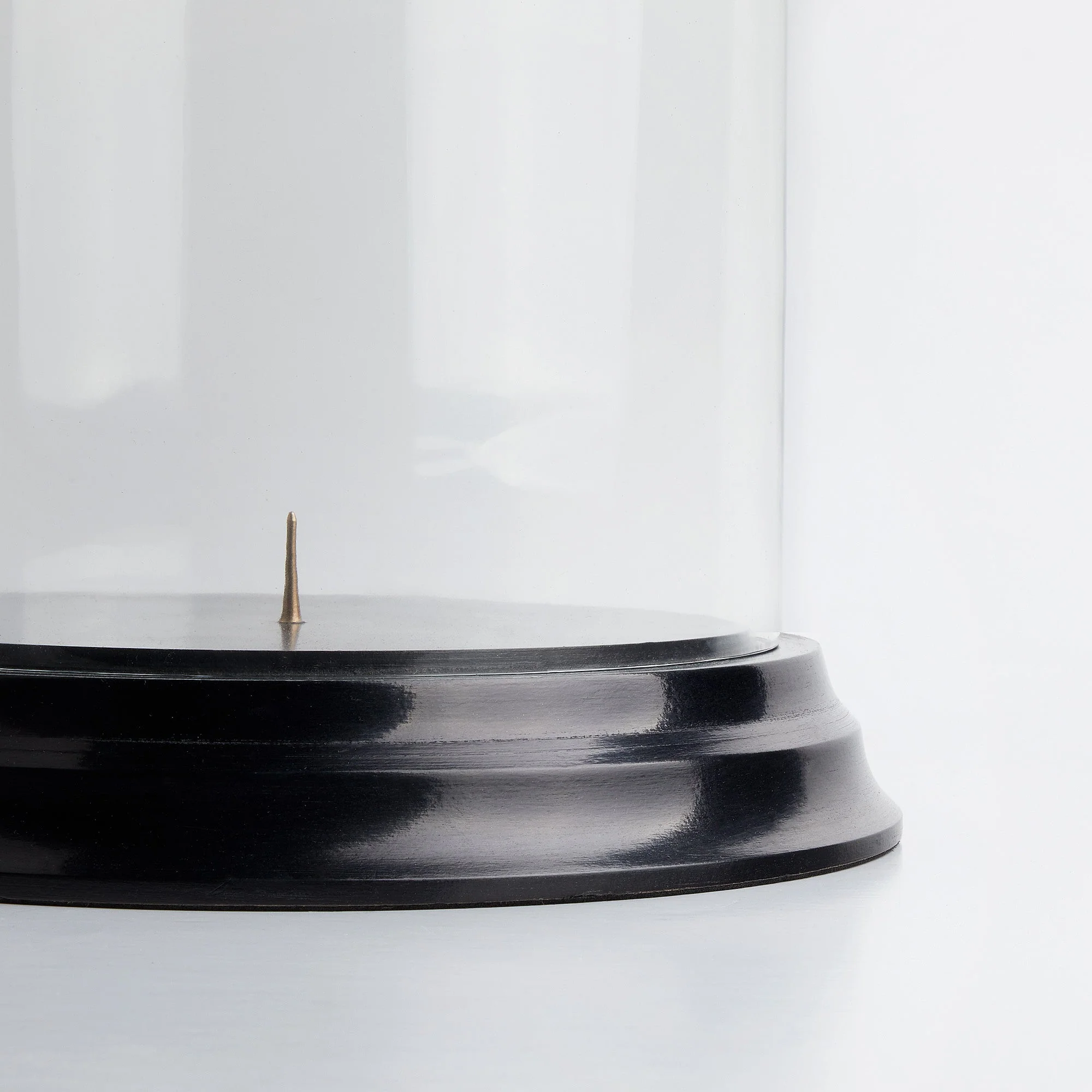 Larger Gusto storm lantern in ebony - Image 4