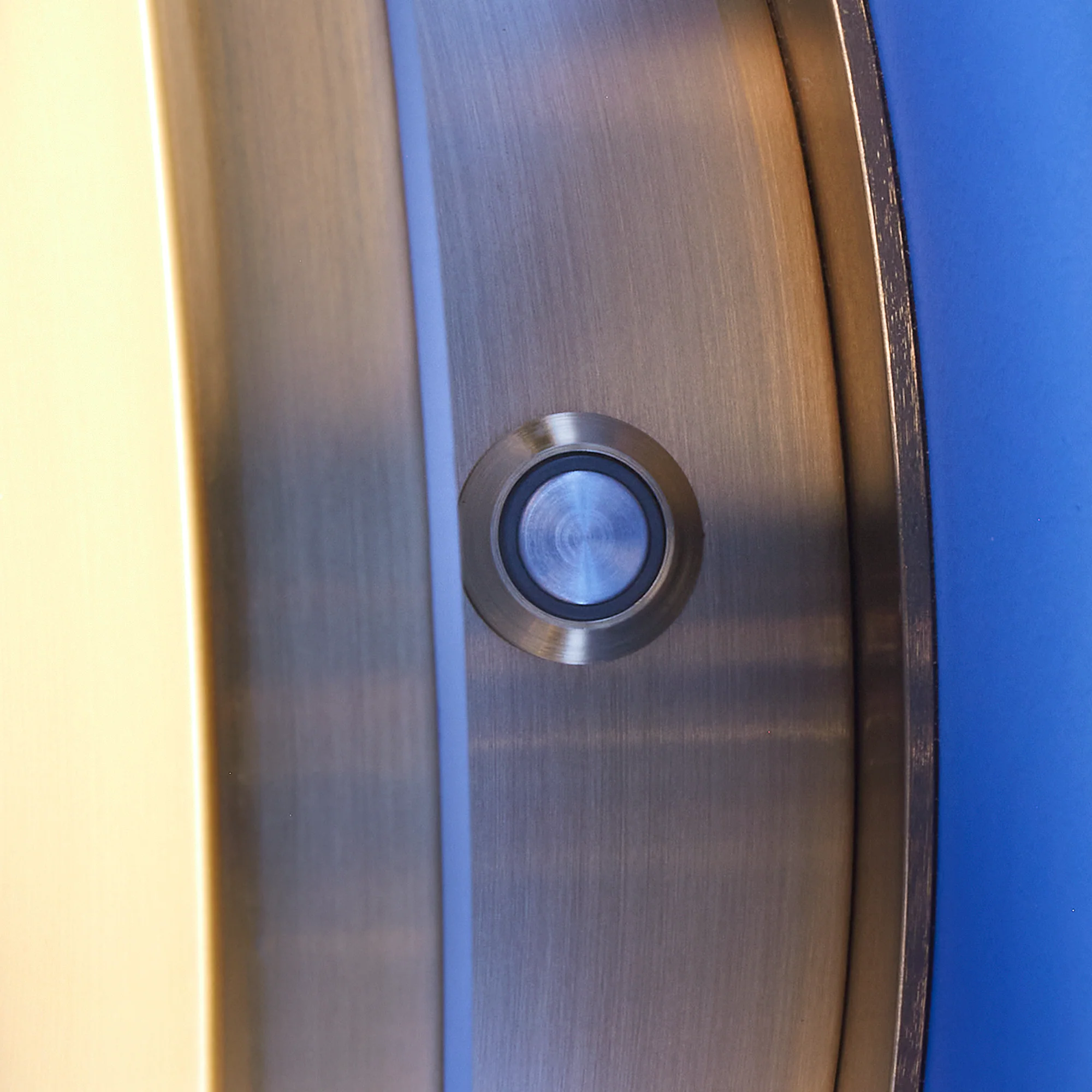 Larger Helios rechargeable wall light in brushed gold aluminium - Image 5