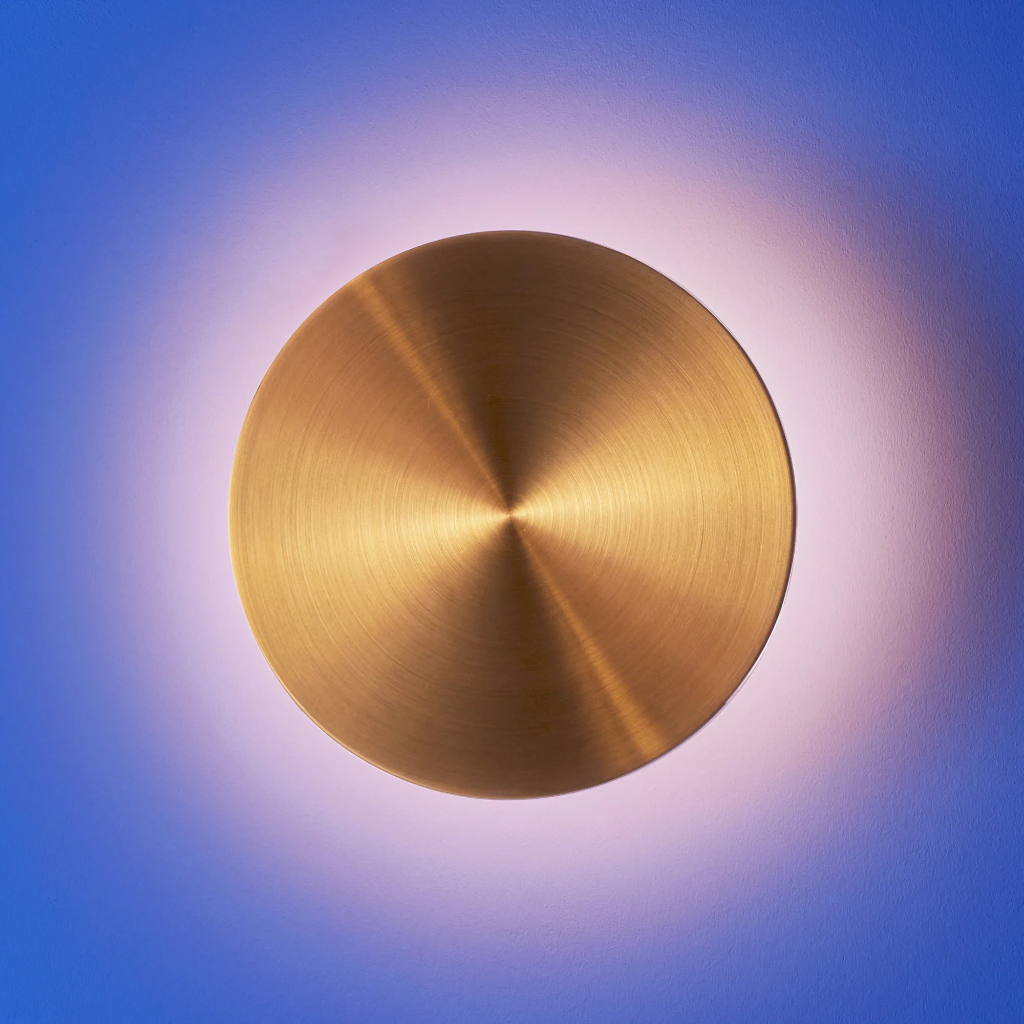 Larger Helios rechargeable wall light in brushed gold aluminium - Image 9
