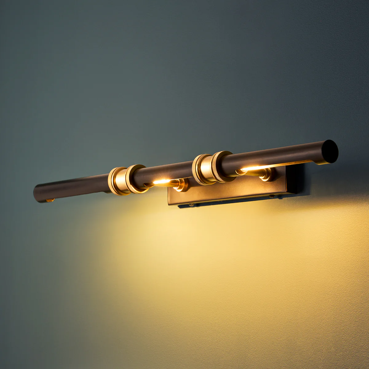 Larger Kahlo picture light in black and brass - Image 7