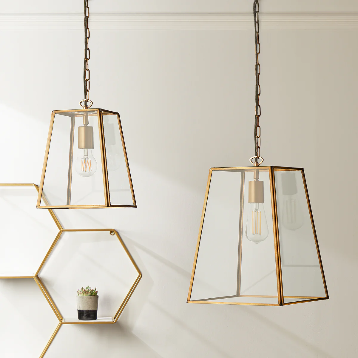 larger Luxor lantern in brass and clear glass - Image 8