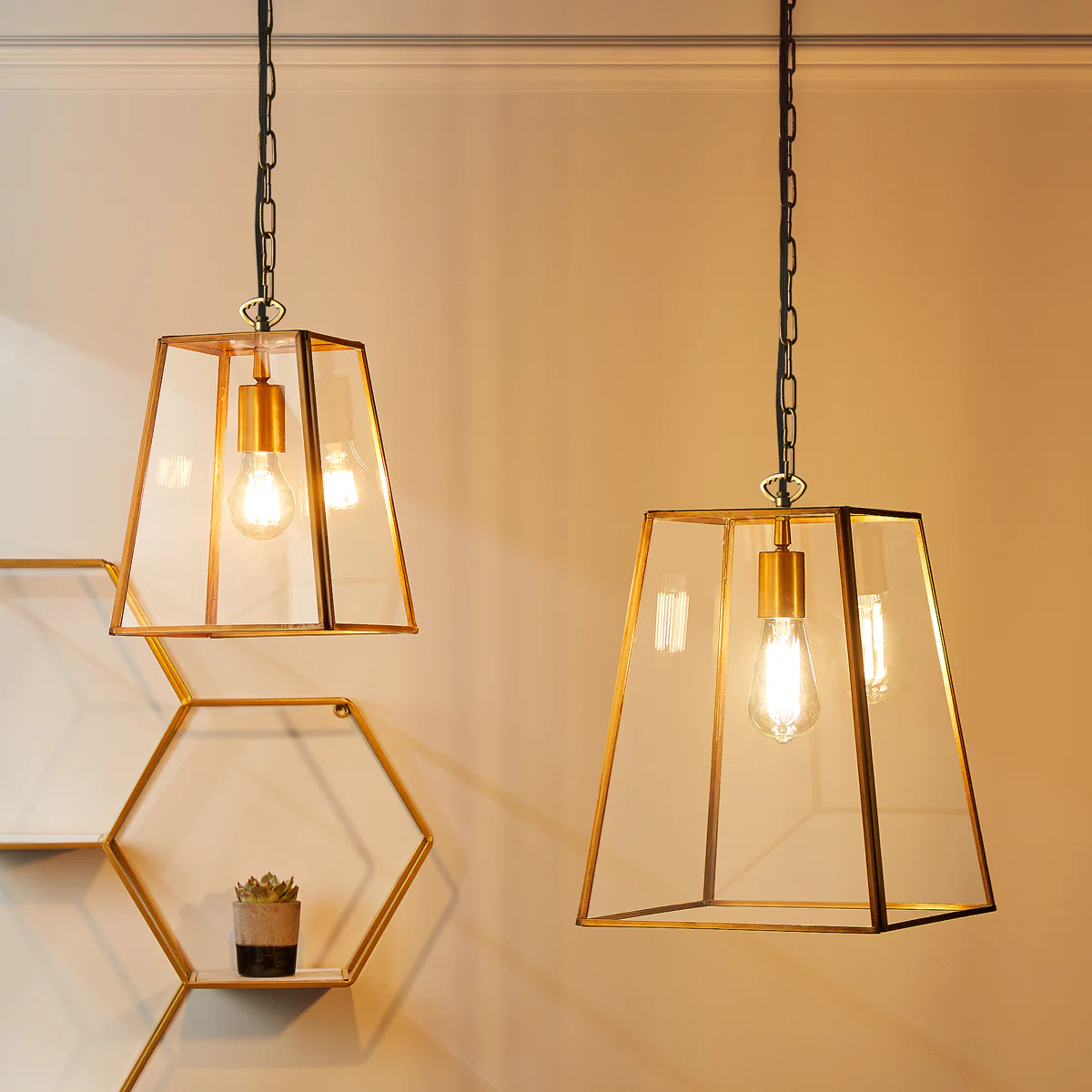 larger Luxor lantern in brass and clear glass - Image 9