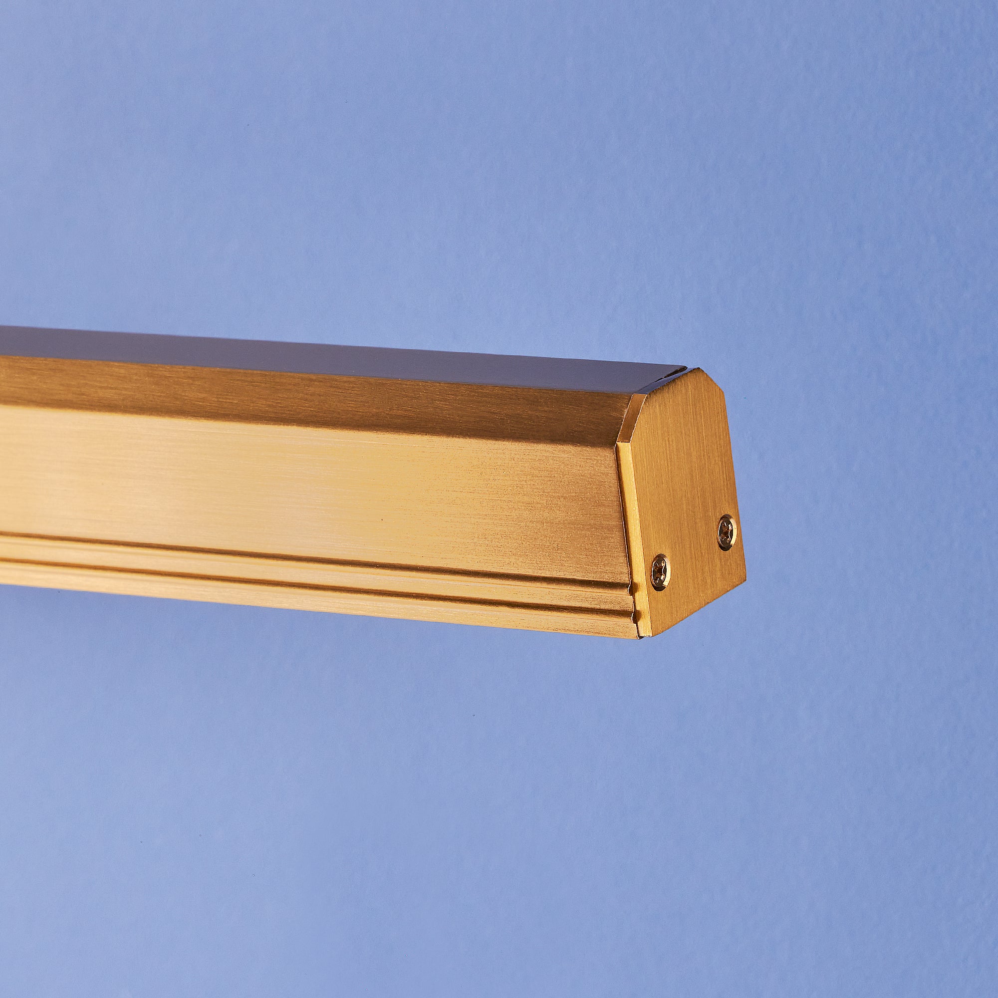 Larger Marcel rechargeable picture light in antique brass finish - Image 5