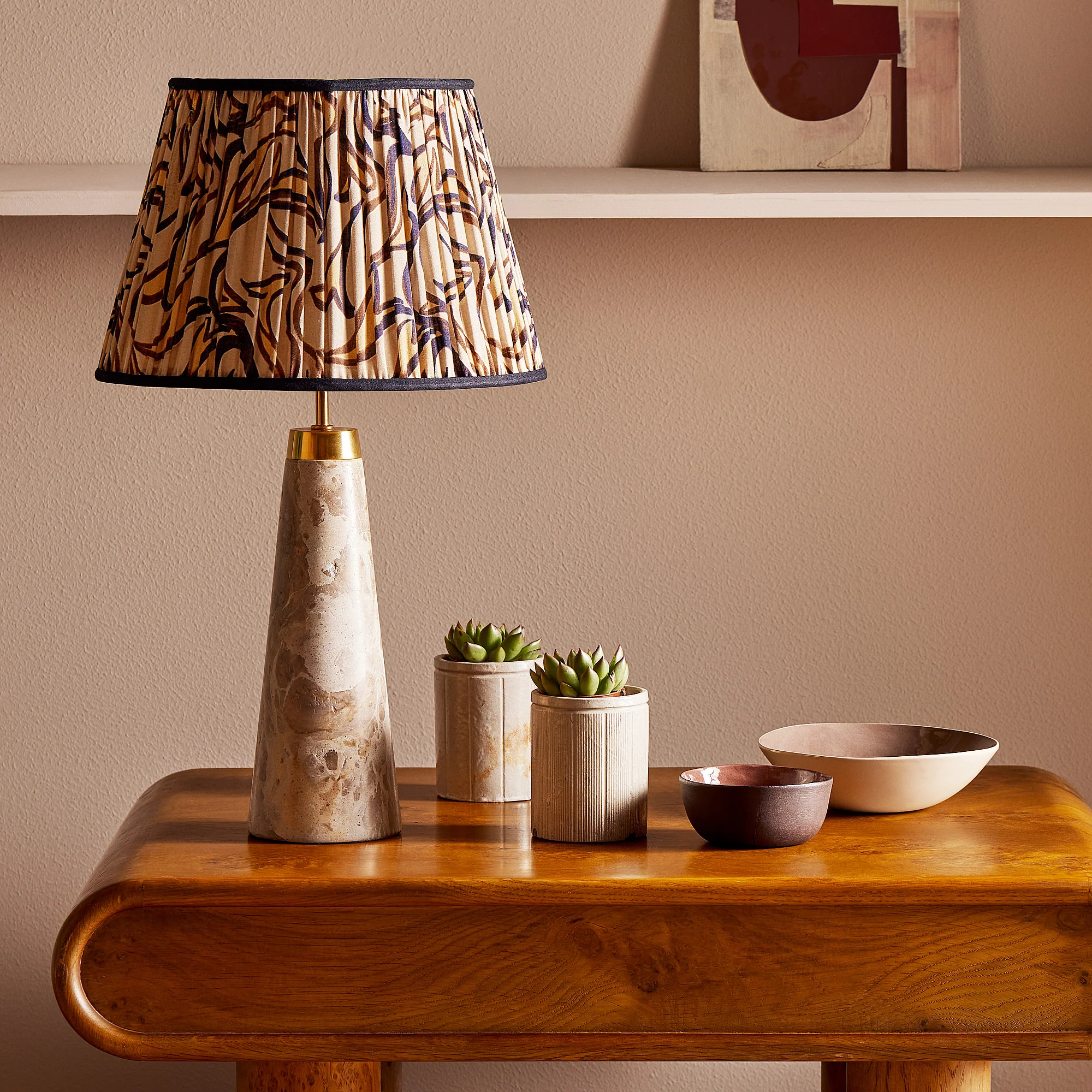 Larger marmaron rechargeable table lamp in grey - Image 8