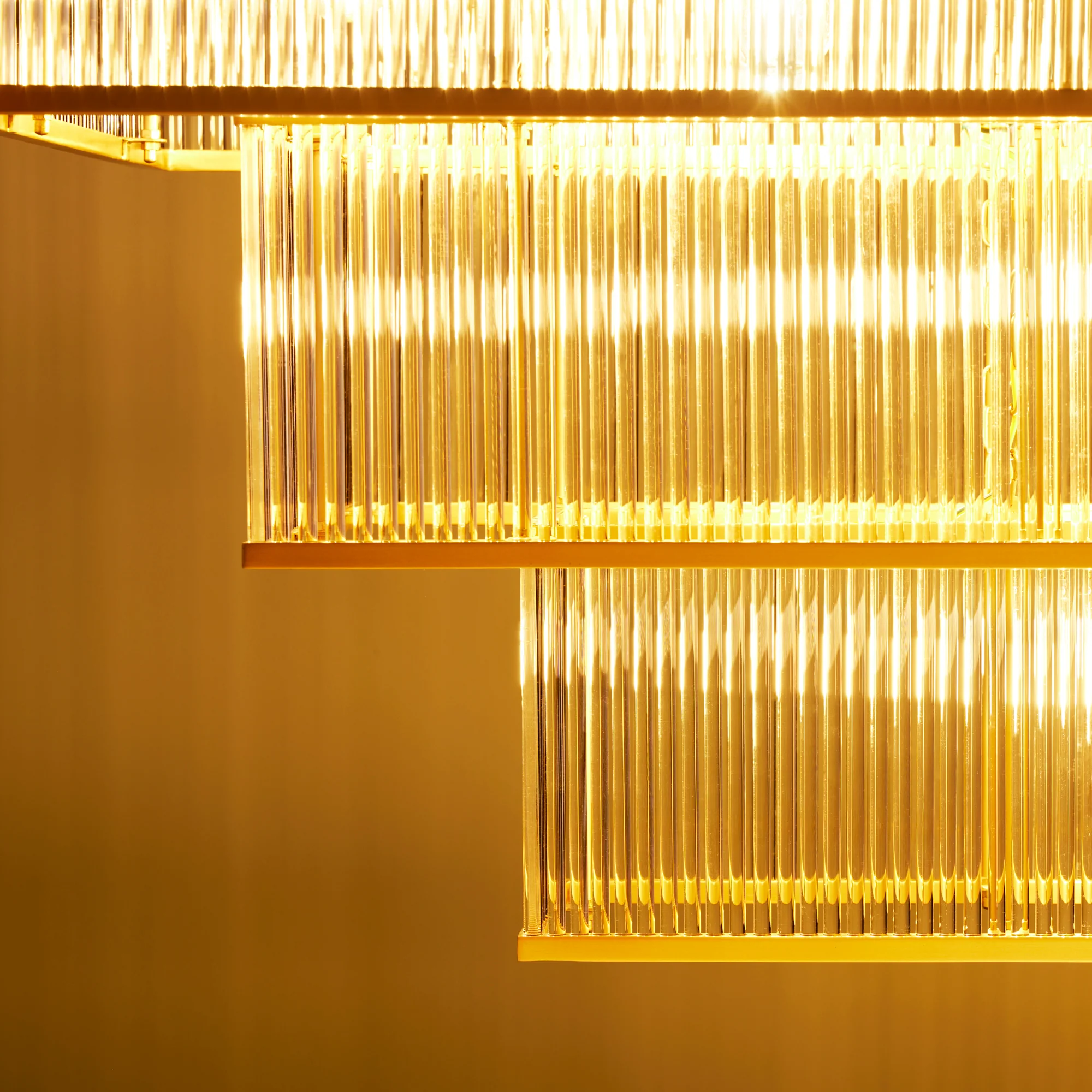 Larger Odin chandelier in brass and glass - Image 3