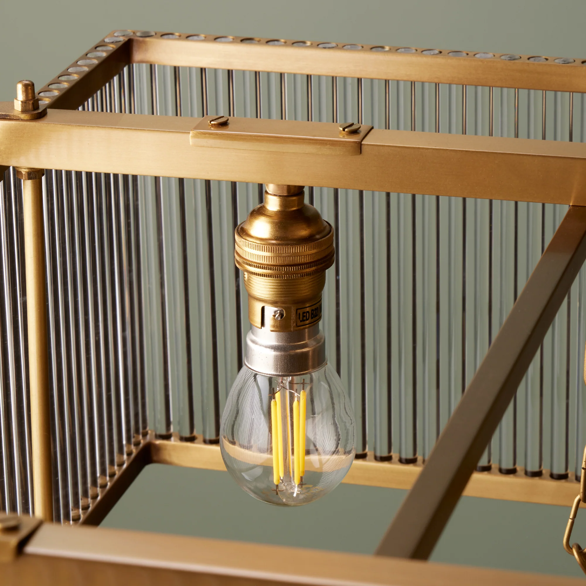 Larger Odin chandelier in brass and glass - Image 8
